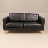 IKEA “Karlstad” — Leather Sofa — Scandinavian Classic with Clean, Timeless