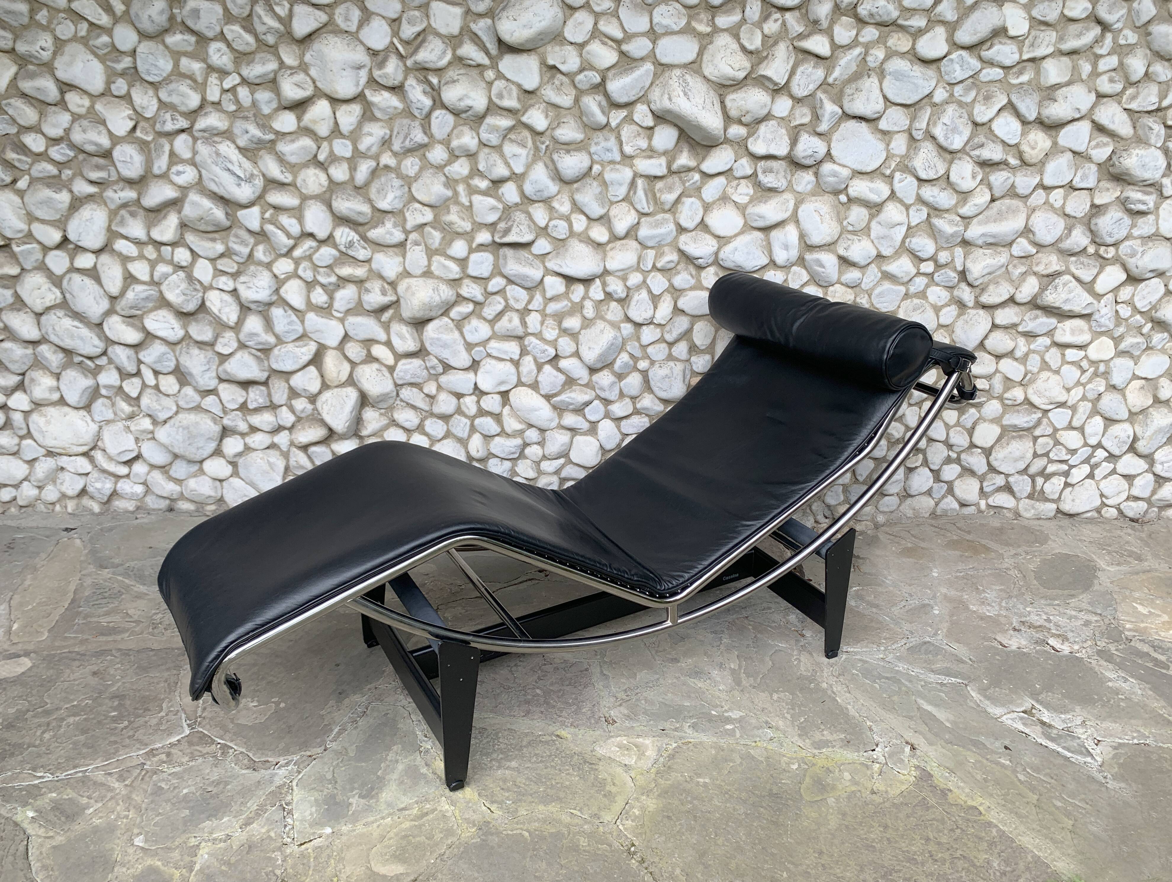 Chaise longue LC4 cassina by  Le Corbusier