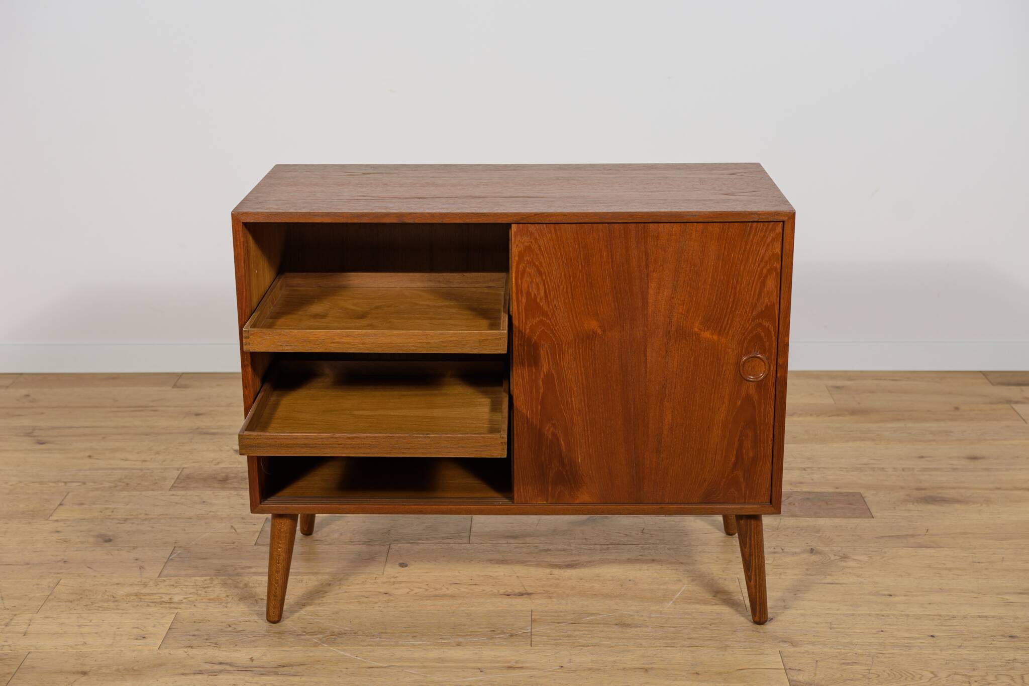 Petit buffet en teck du milieu du siècle de Feldballes Møbelfabrik, Danemark, 1960