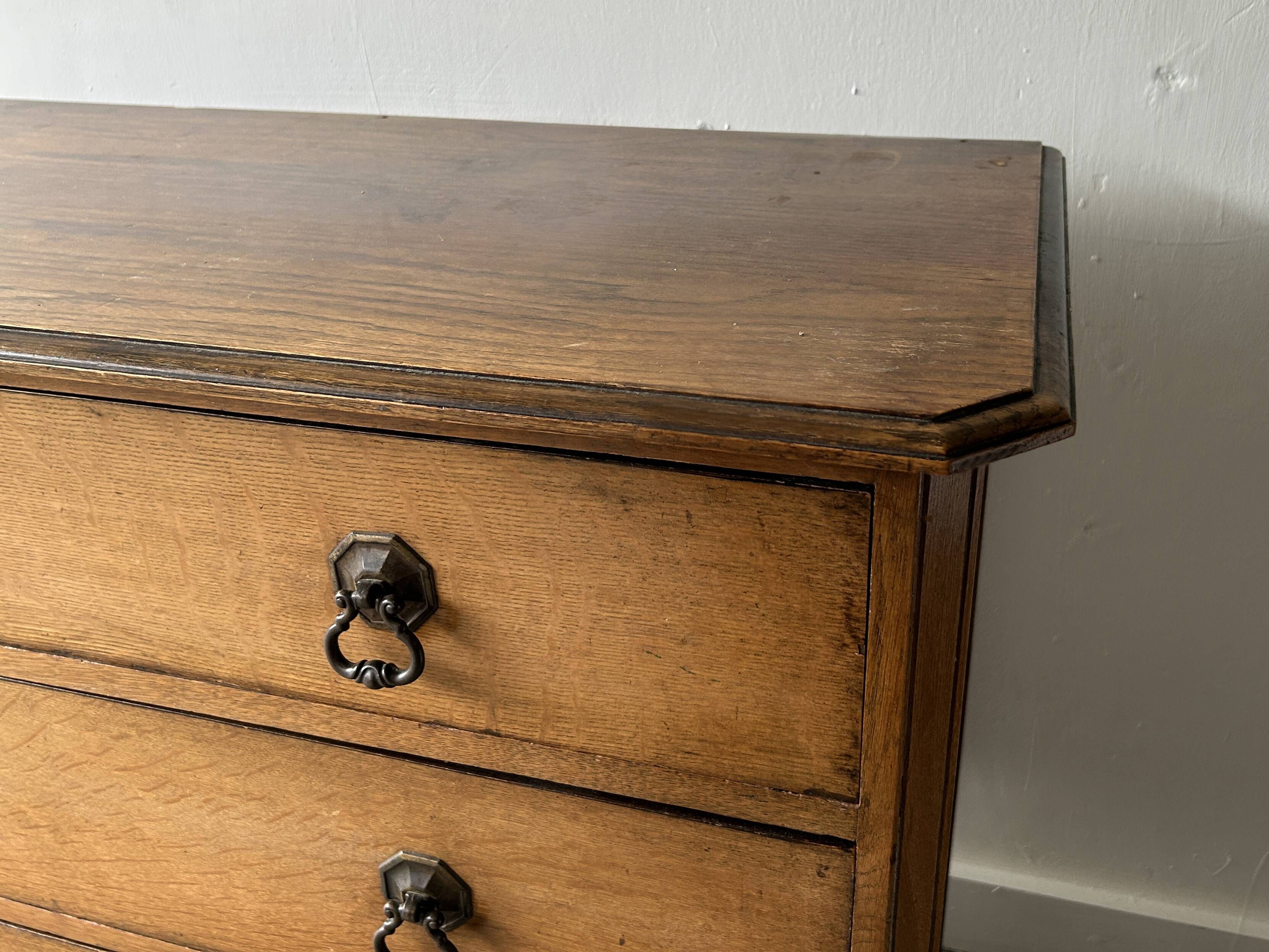 1940s vintage small Georgian style oak chest of drawers