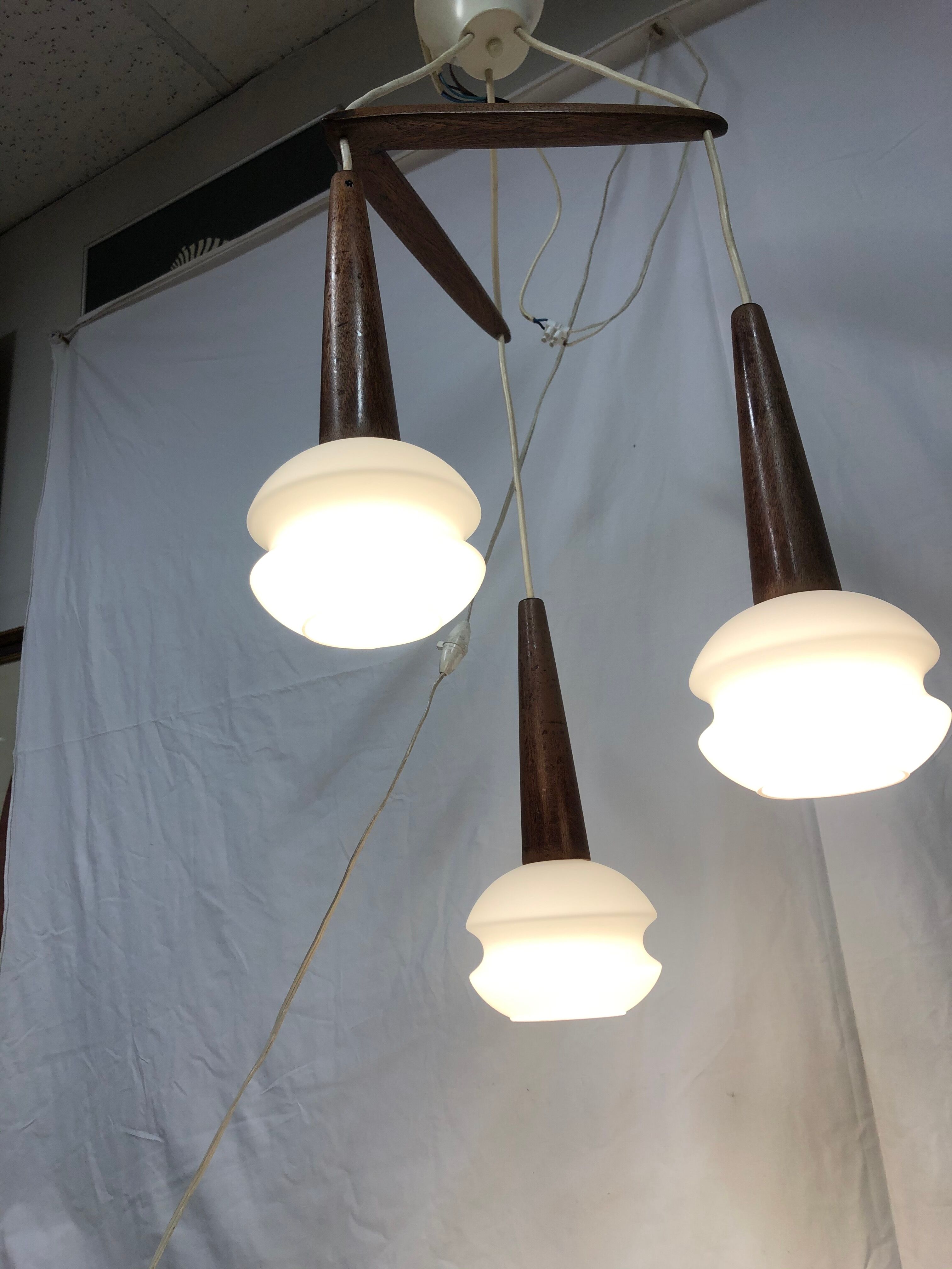 Scandinavian style boomerang suspension of the 60s