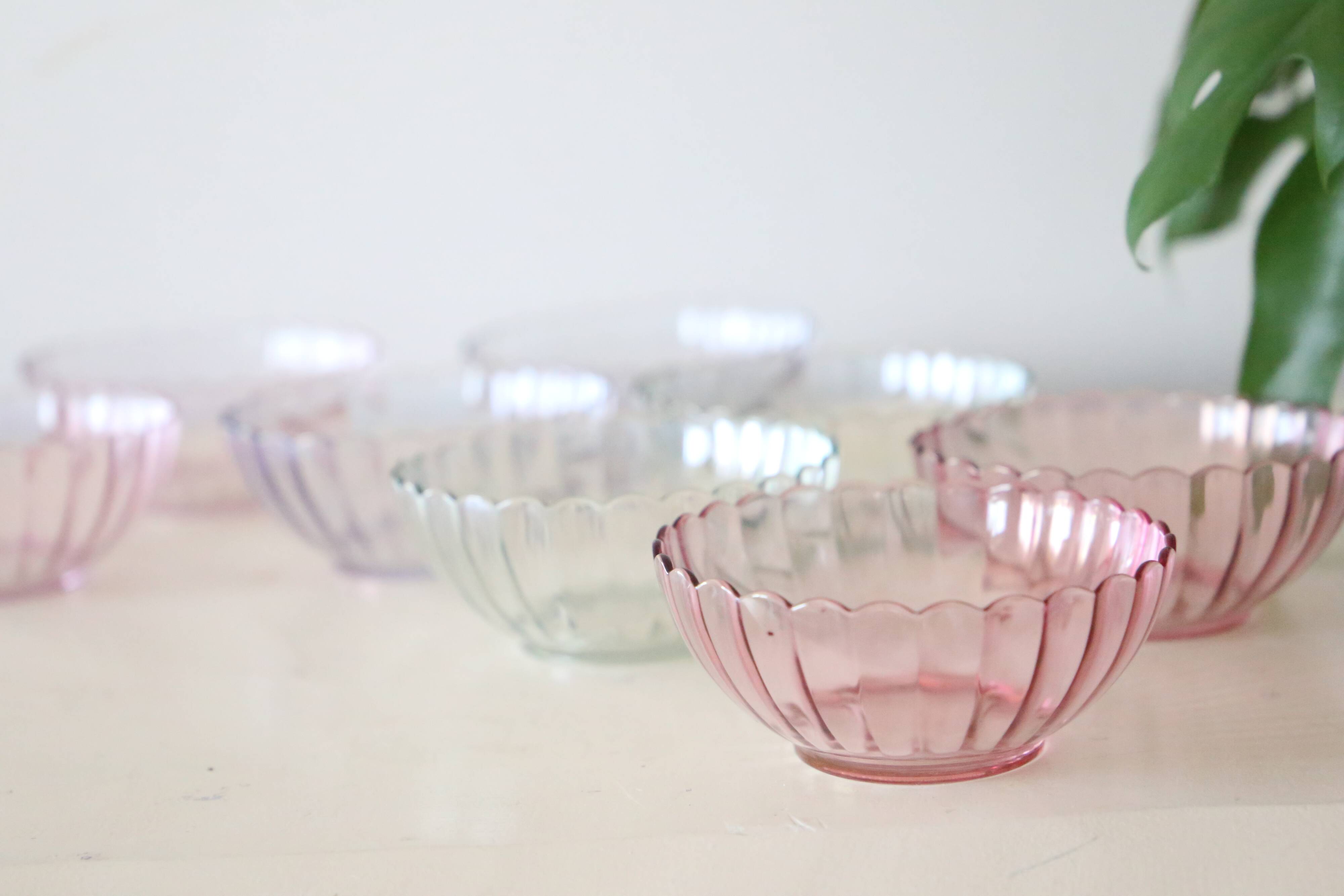 Set of 8 small bowls in pink, green and blue glass Rosaline, Arcoroc, vintage French, vintage