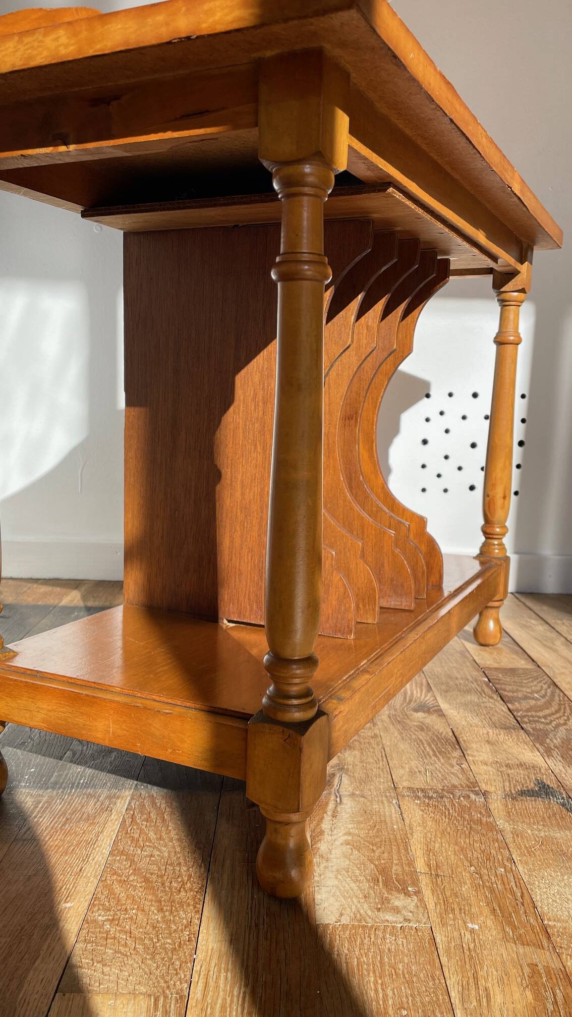 Geometric vintage record player furniture