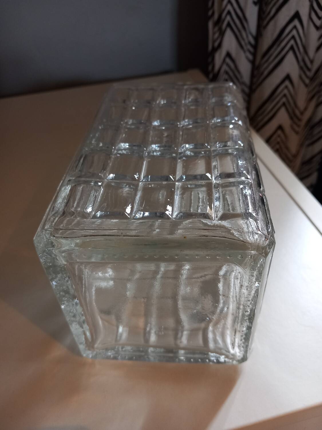 Whiskey decanter and 6 assorted glasses