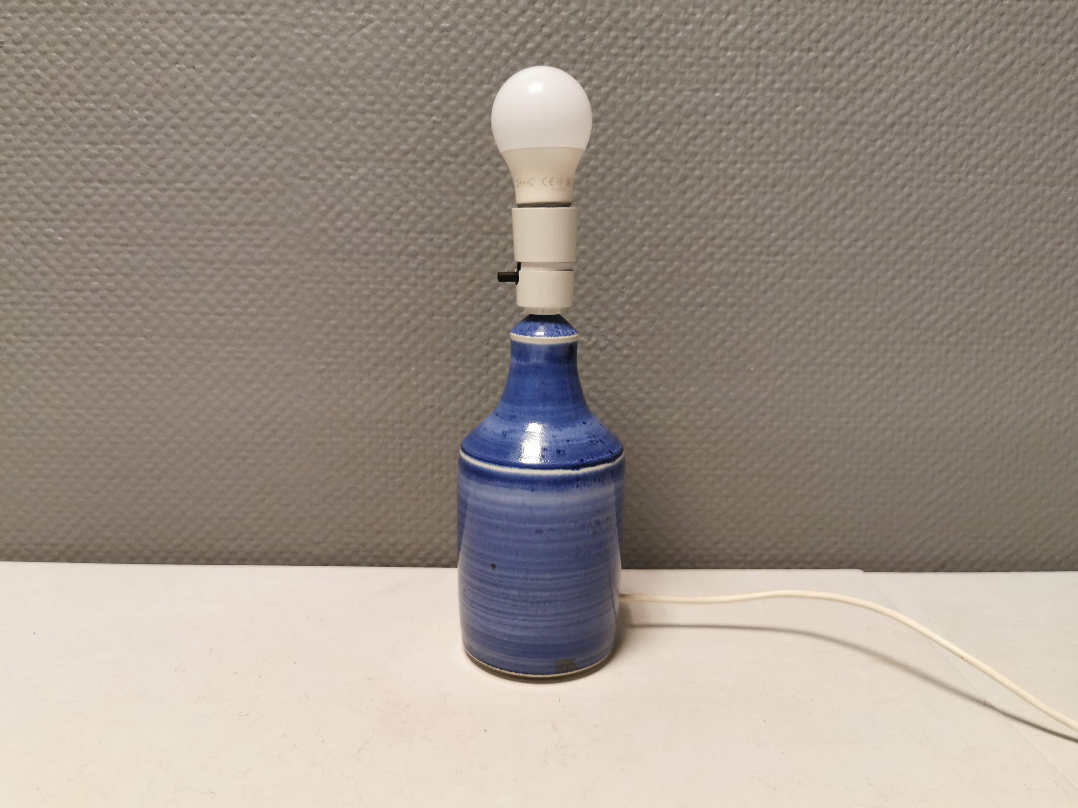 lampe de table en céramique bleu clair, par M.Hjorth Danemark 1970-80