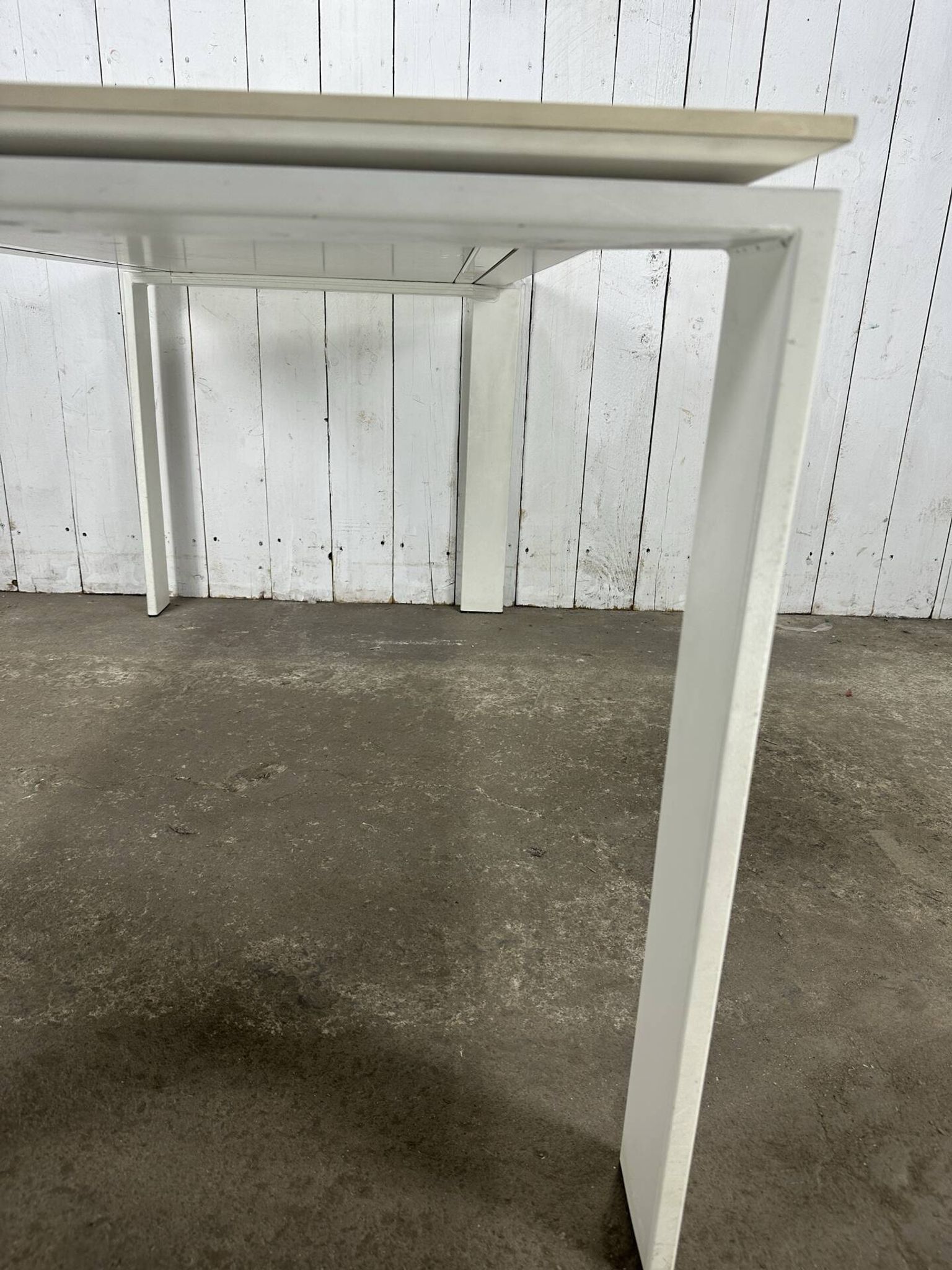 Table Four de Ferruccio Laviani pour Kartell – blanche