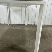 Table Four de Ferruccio Laviani pour Kartell – blanche