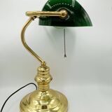 Banker's lamp or chain notary