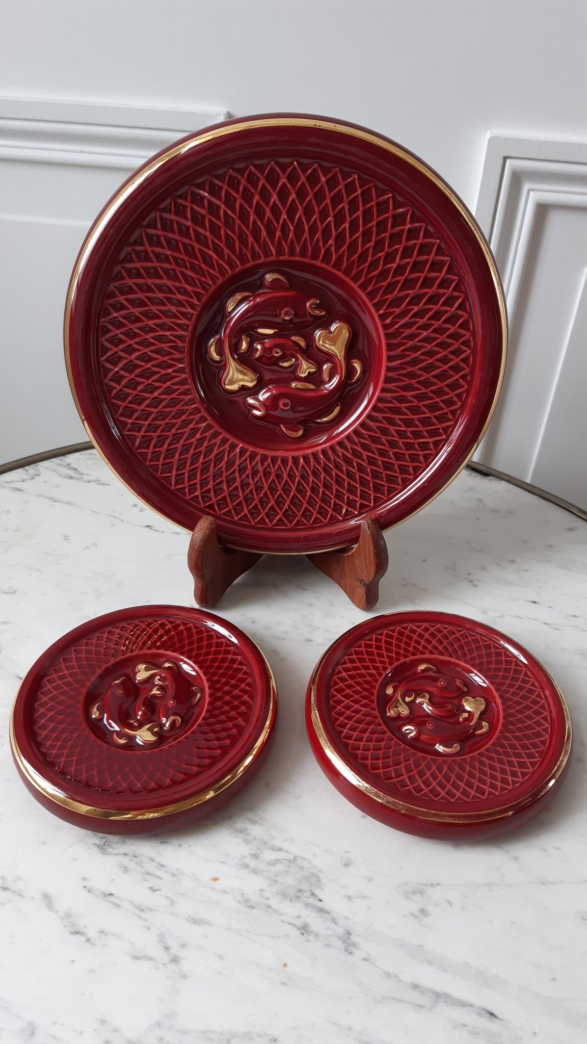 Set of bottle coasters and art deco flat 30s