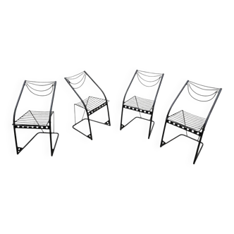 4 chaises postmodernes des années 1980