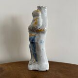 Vierge d'accouchée couronnée XVIIIe en faïence de Nevers