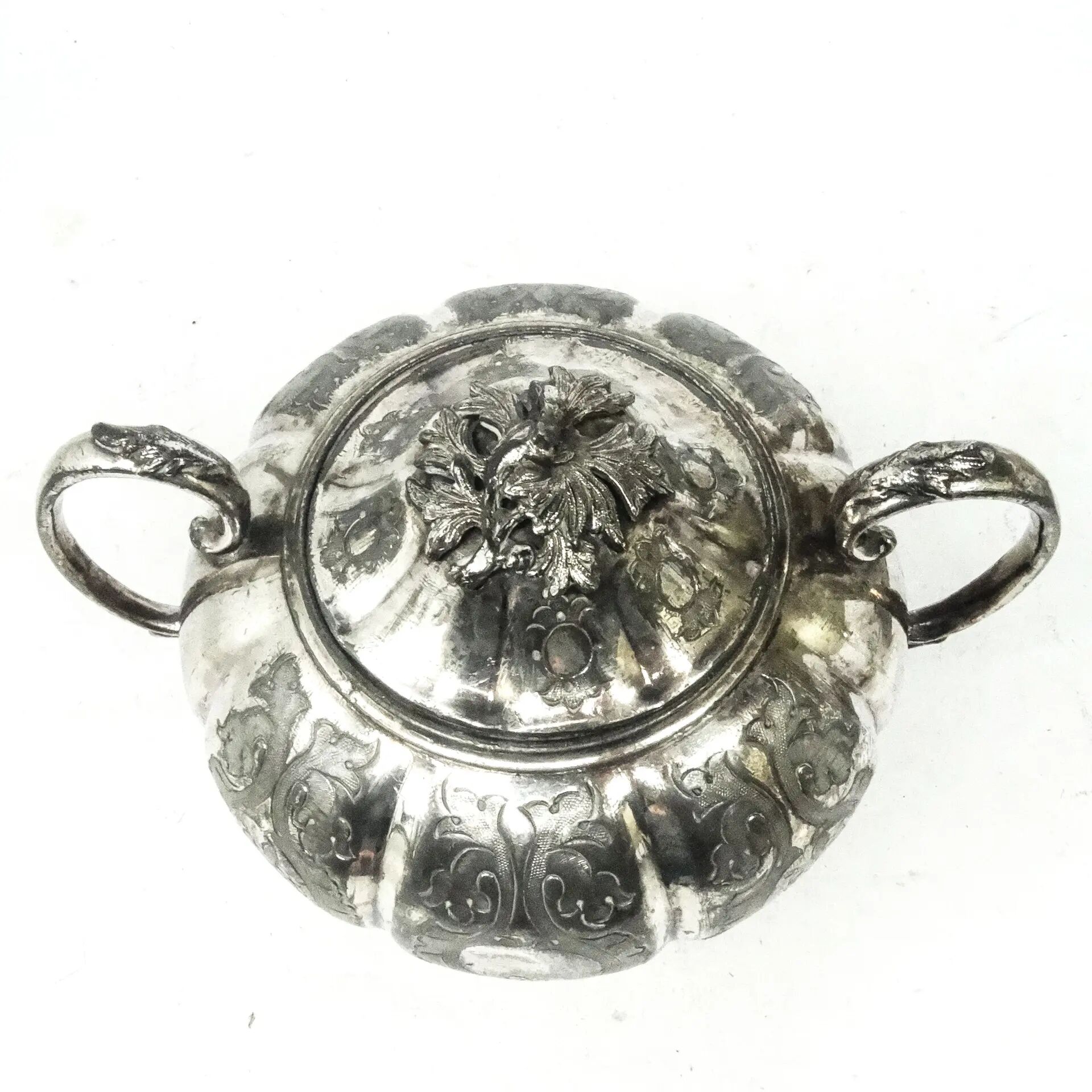 Sucrier Art Nouveau, étain, France, début du 20e siècle
