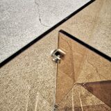 Plexiglass sofa tip