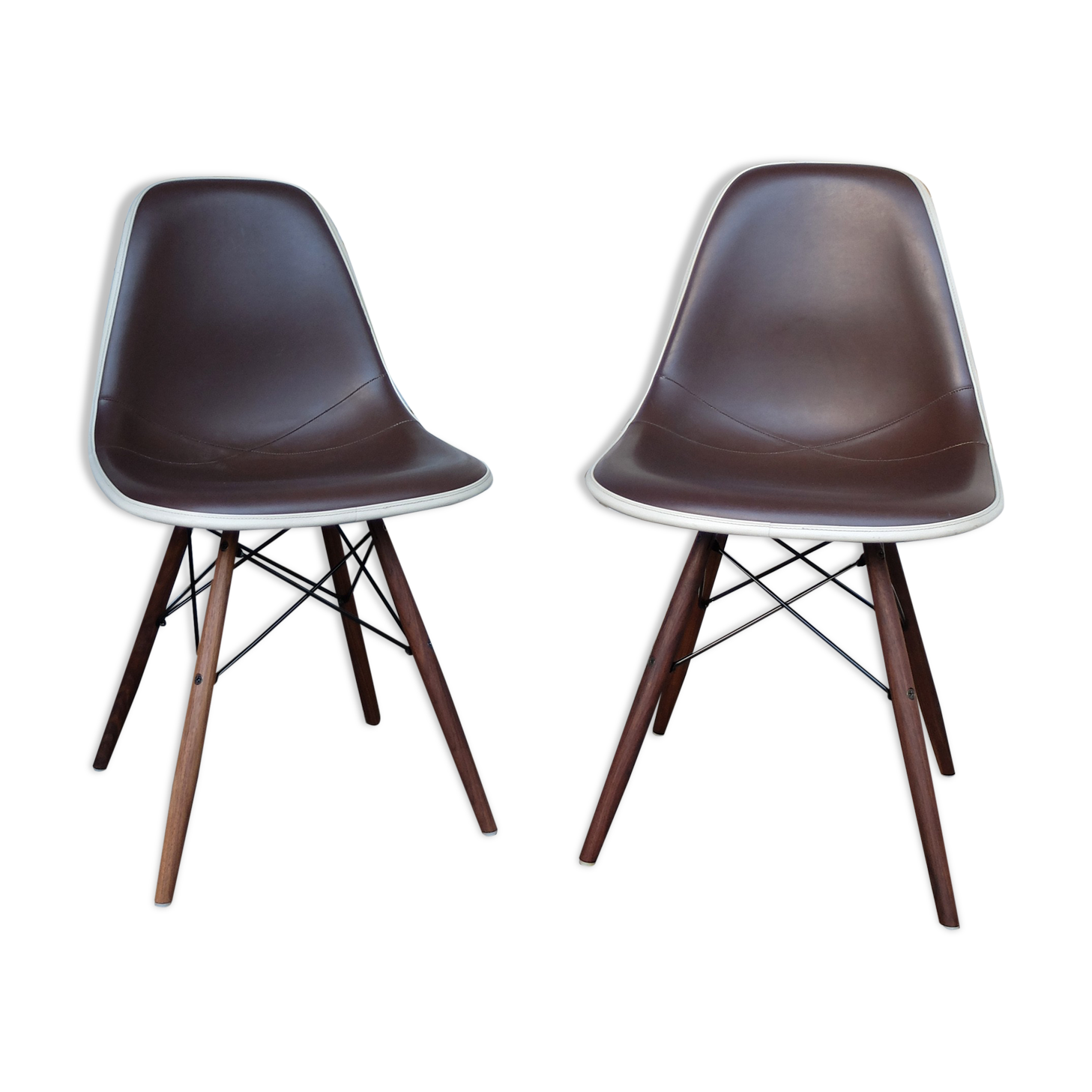 Pair of Ray and Charles Eames chairs on Dowel Bases, Herman Miller USA