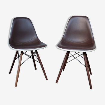 Pair of Ray and Charles Eames chairs on Dowel Bases, Herman Miller USA