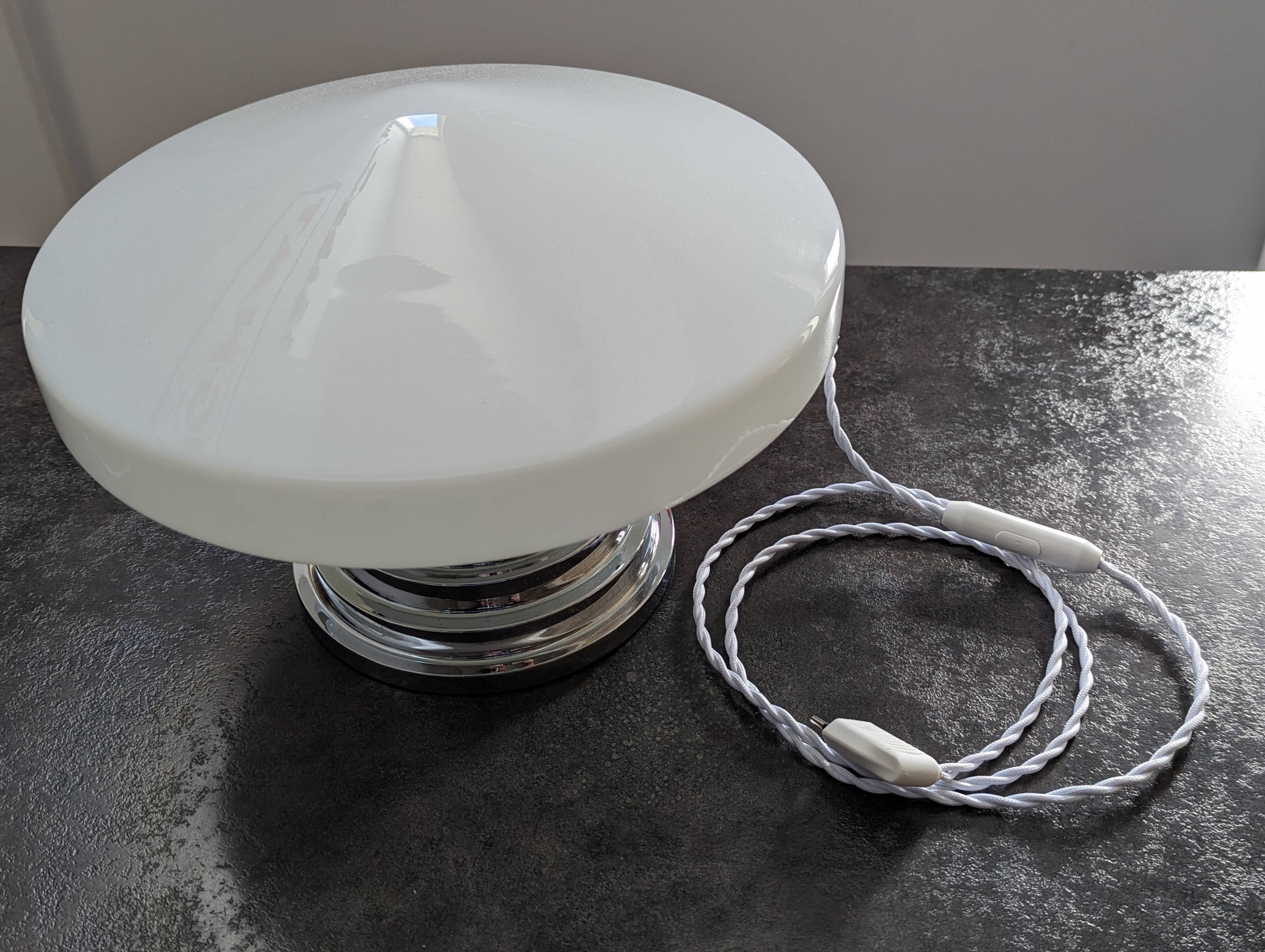 Ancien grand plafonnier skyscraper lampe à poser opaline Bahaus Art déco 1930 Ø 31 cm