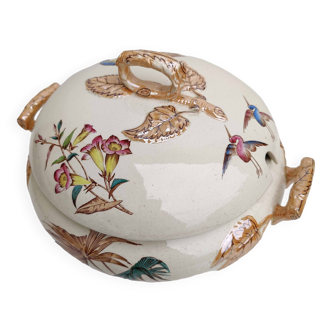 Porcelain soup tureen with heron and bamboo decor