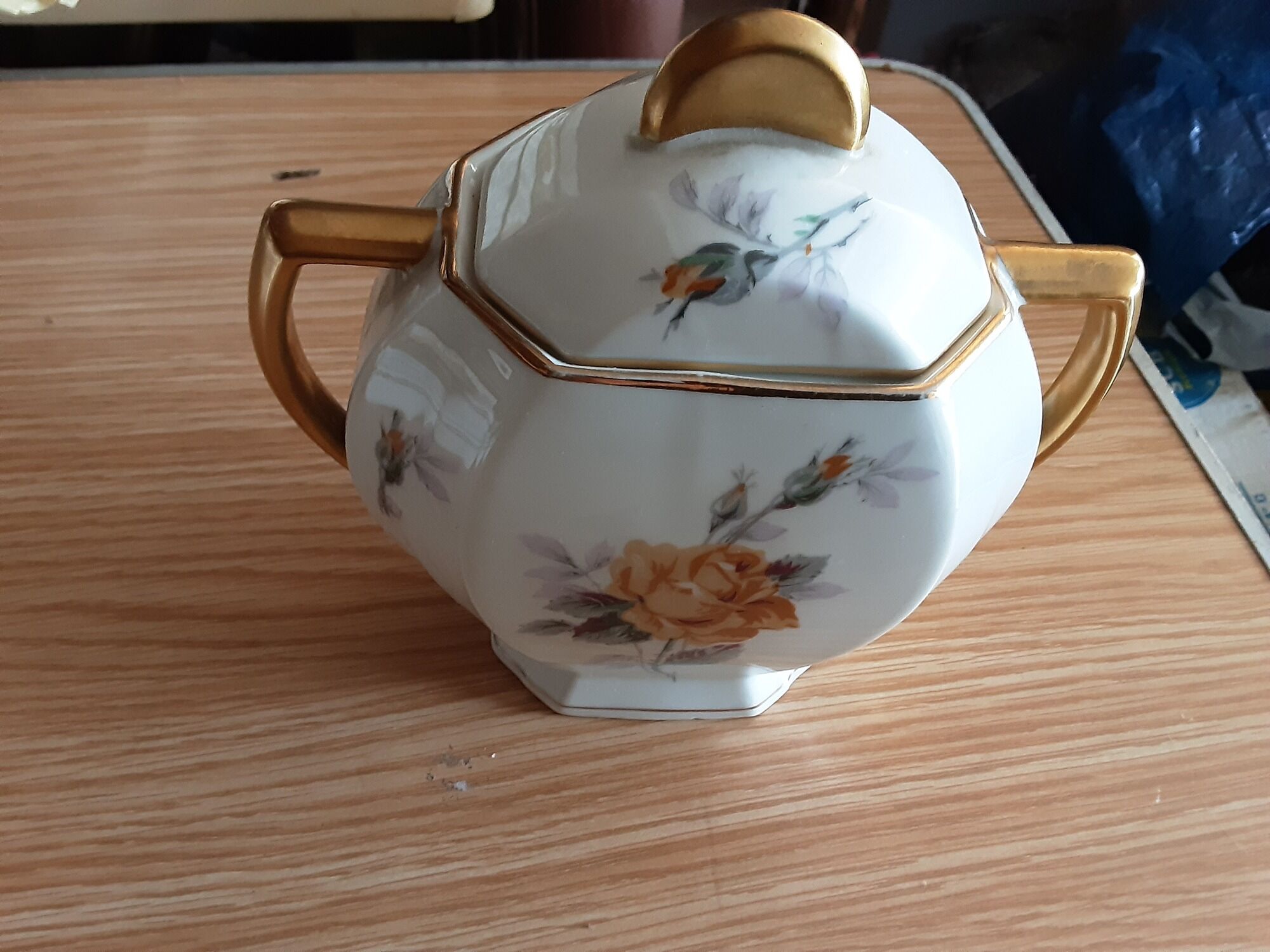 Sucrier porcelaine de Limoges motiffloral