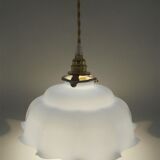 Blue opaline suspension