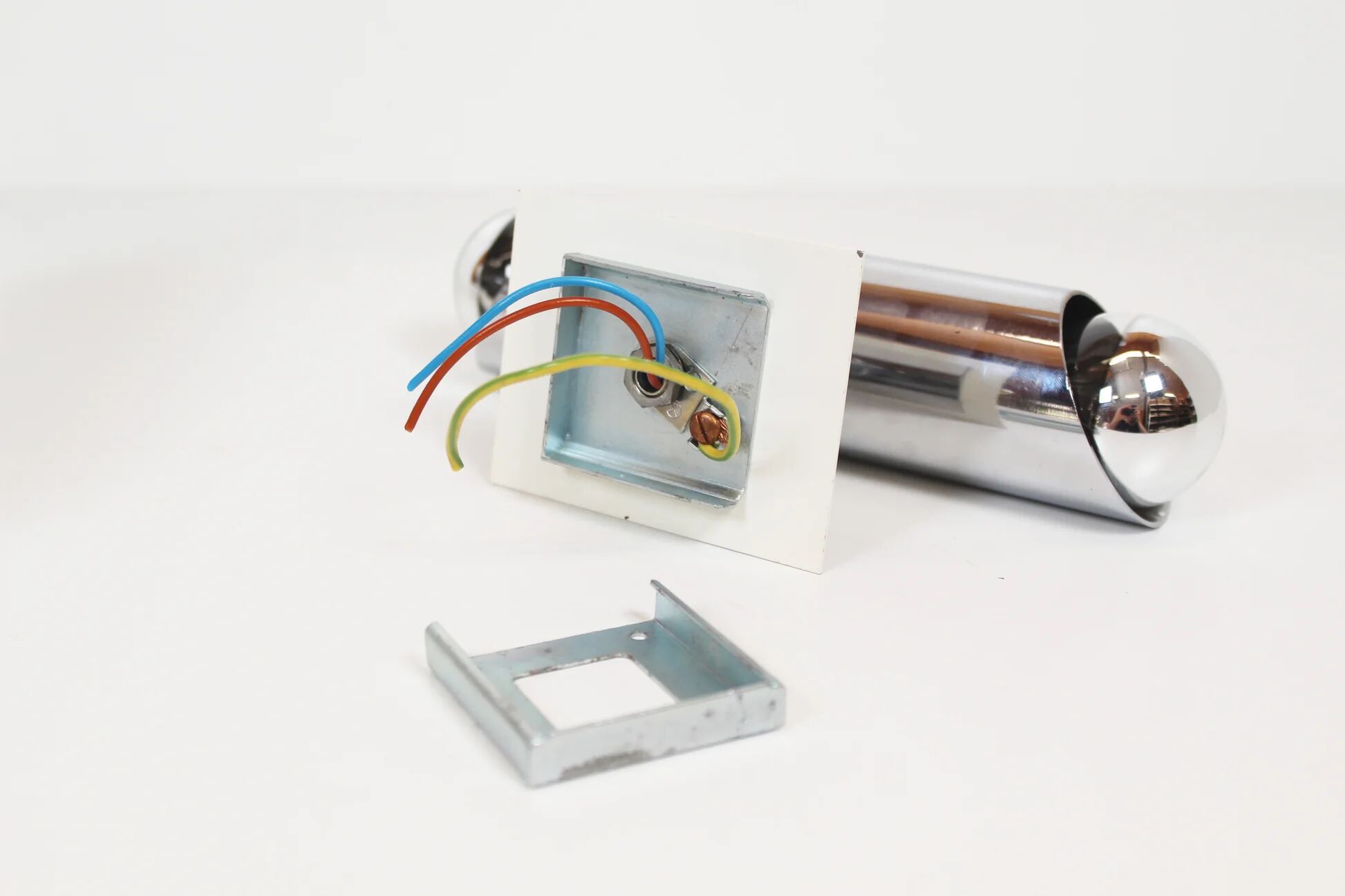 Set of chrome wall lamps in the style of Sciolari