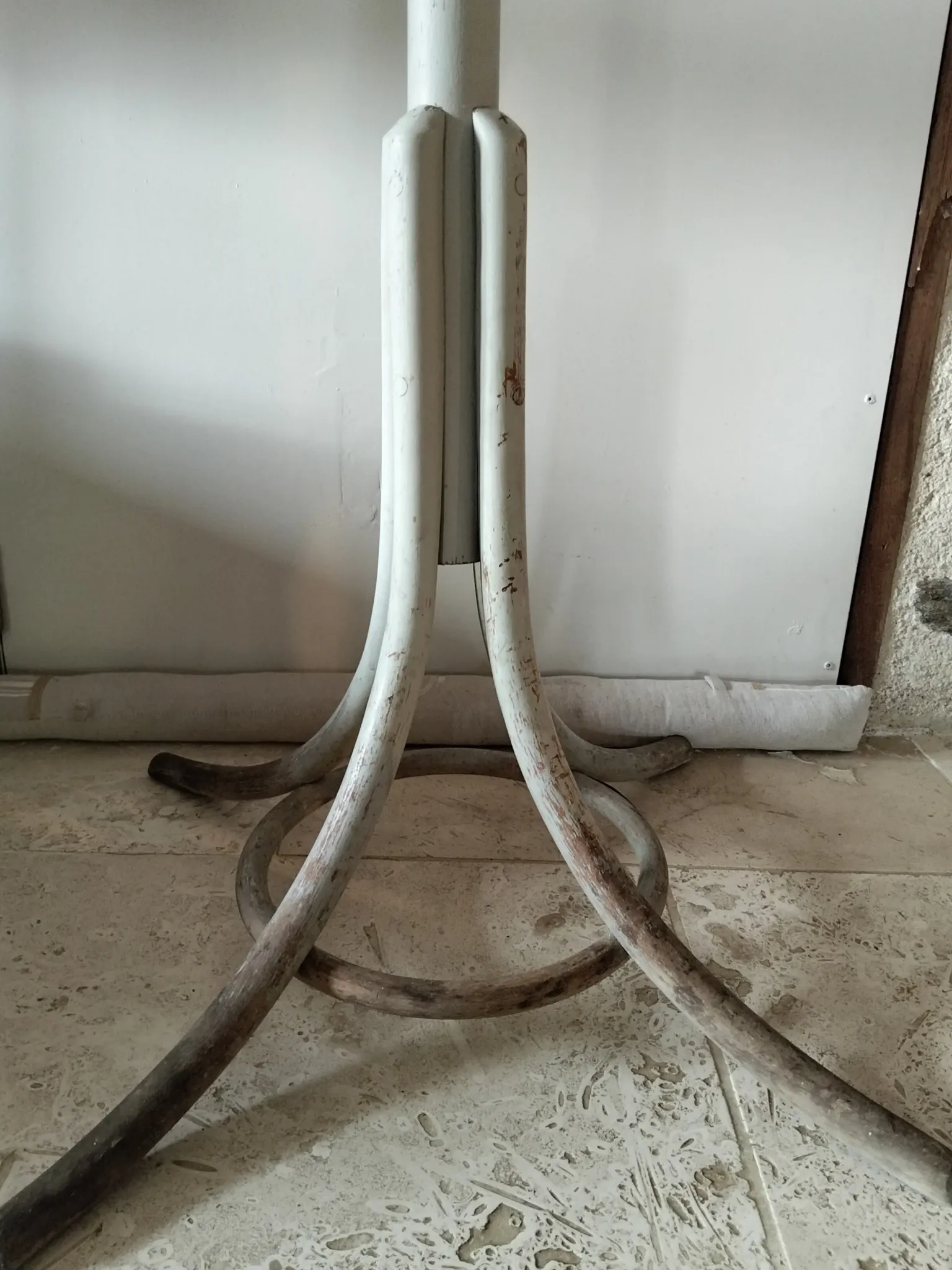Porte manteau perroquet