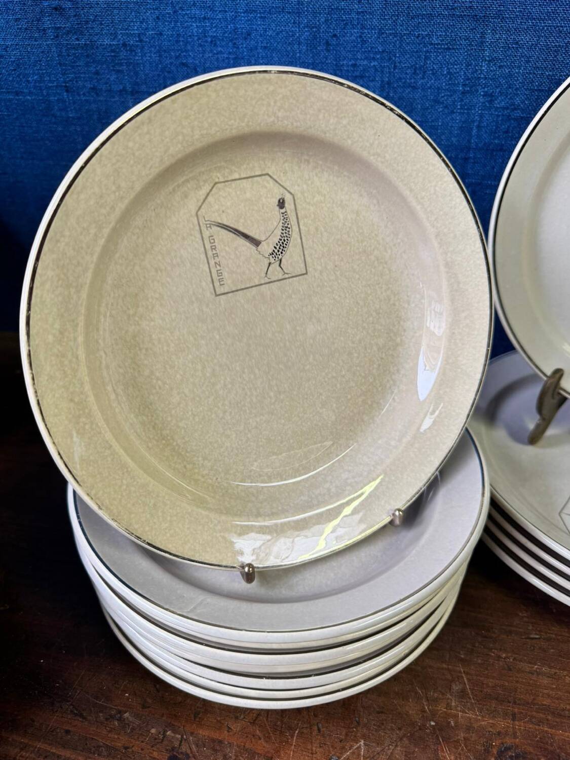 Art Deco hunting service, 22 pieces in ceramic.