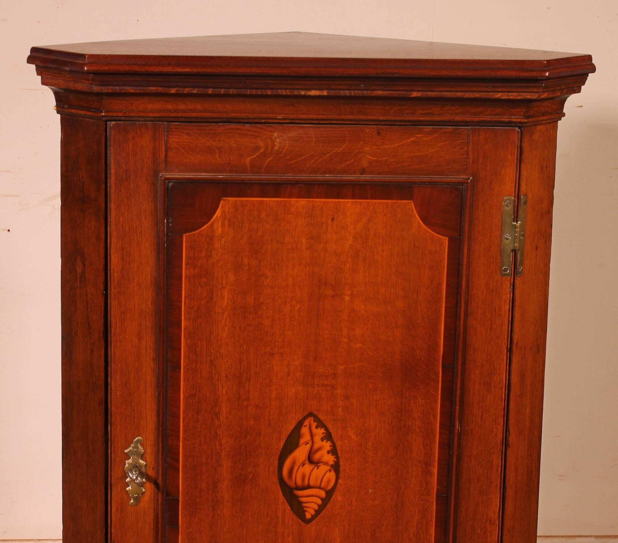 Georgian Oak Corner Cabinet - 18th Century