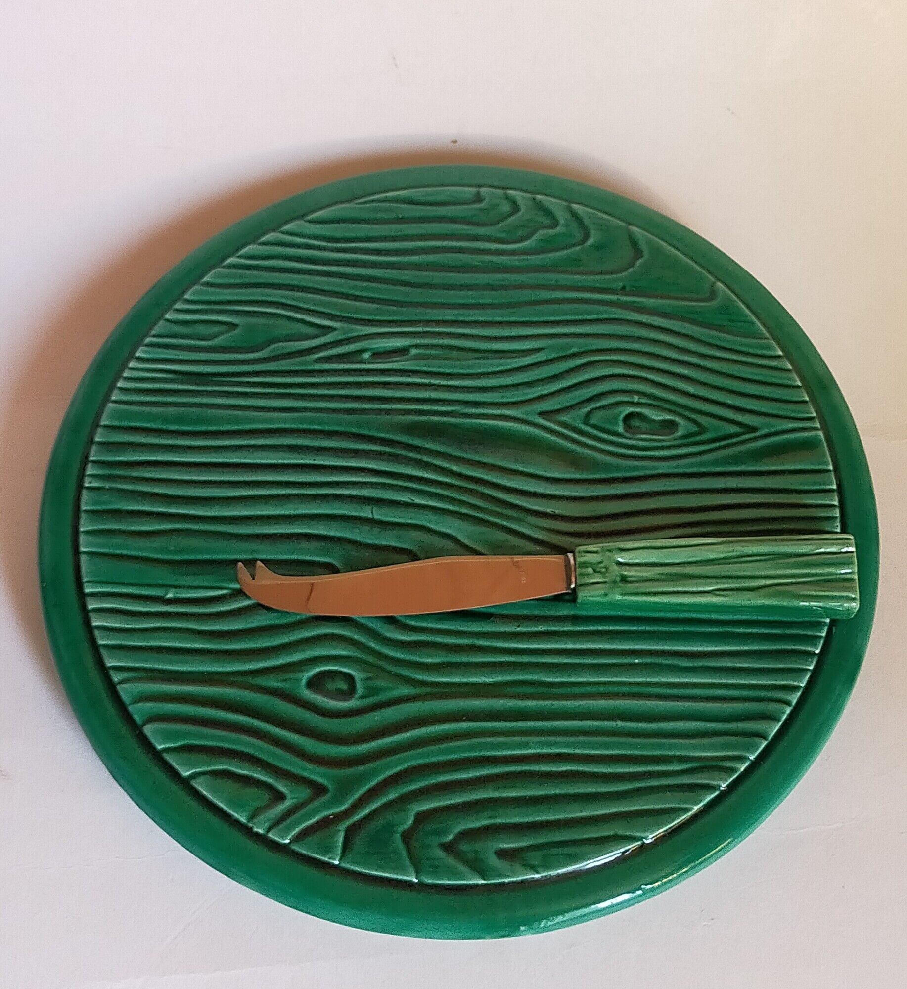 Cheese platter in antique faux-bois slurry, and its matching knife