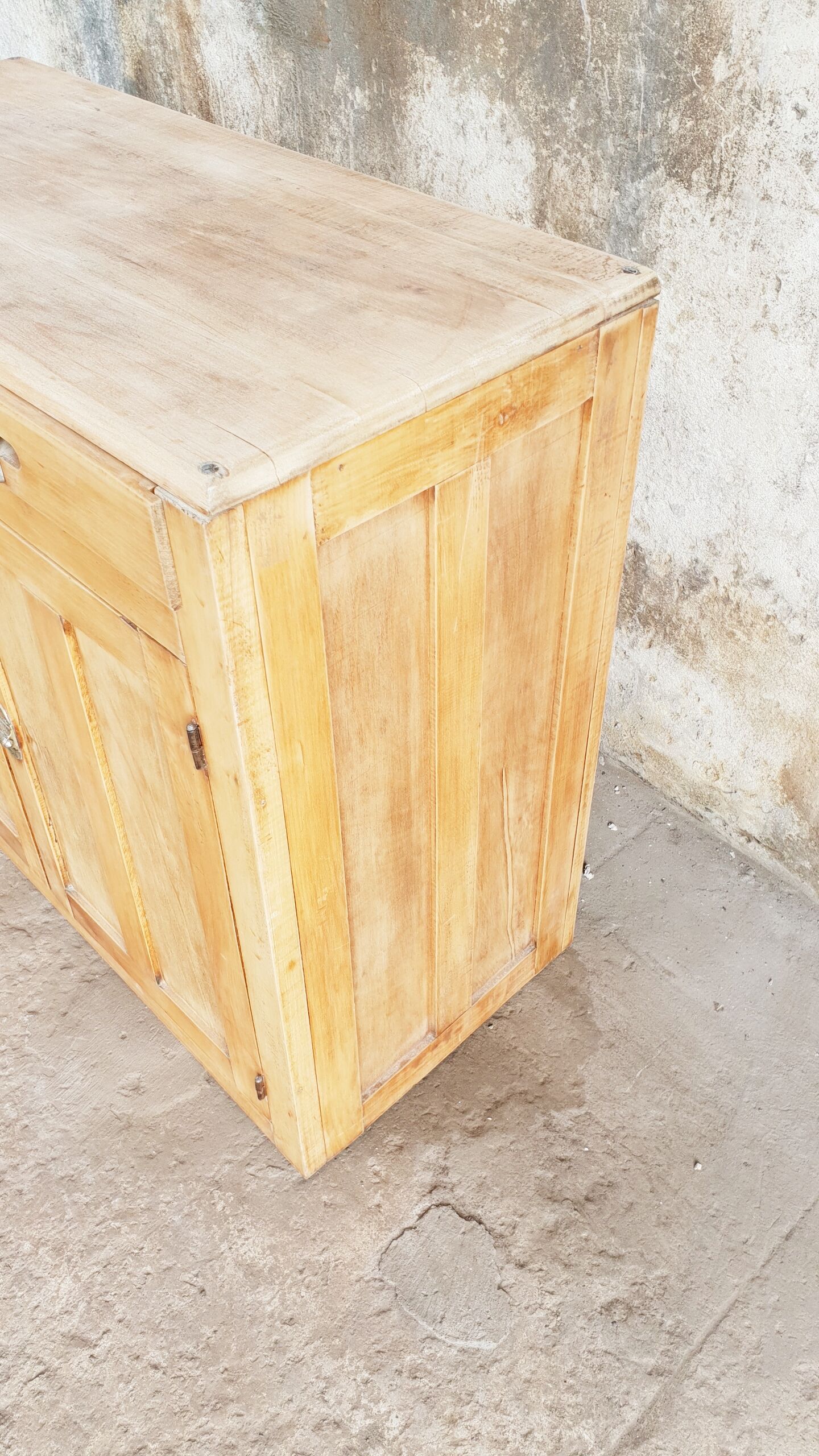 Buffet parisien vintage