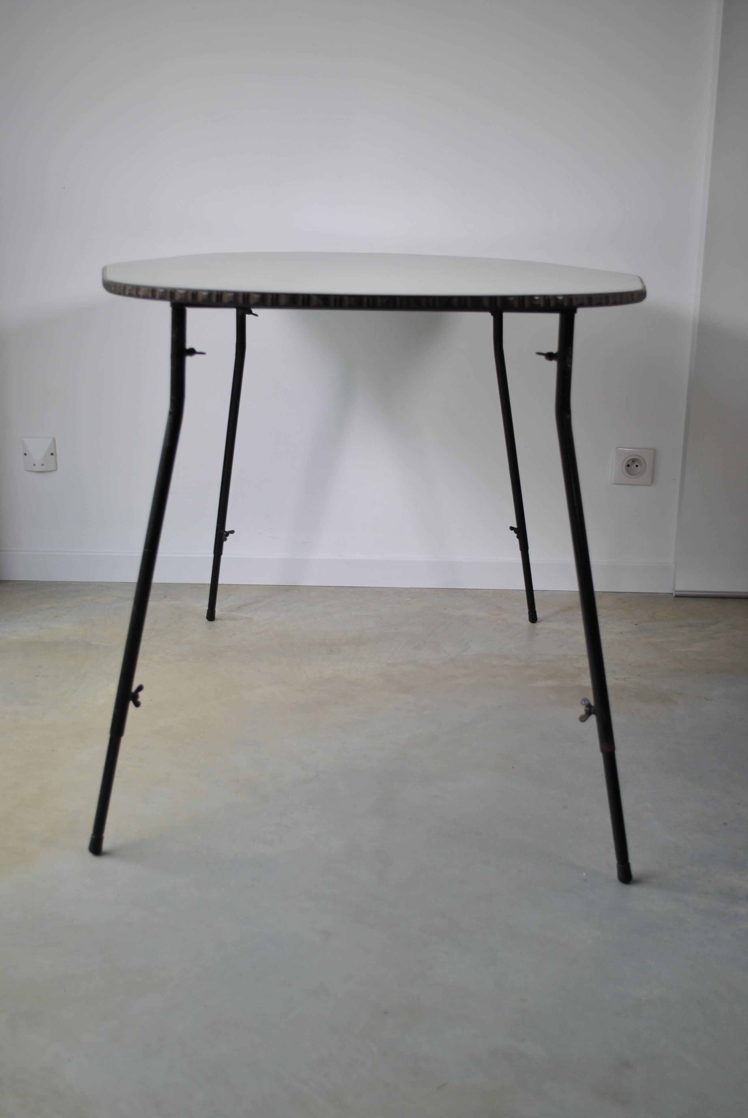 Vintage table adjustable in height 1970