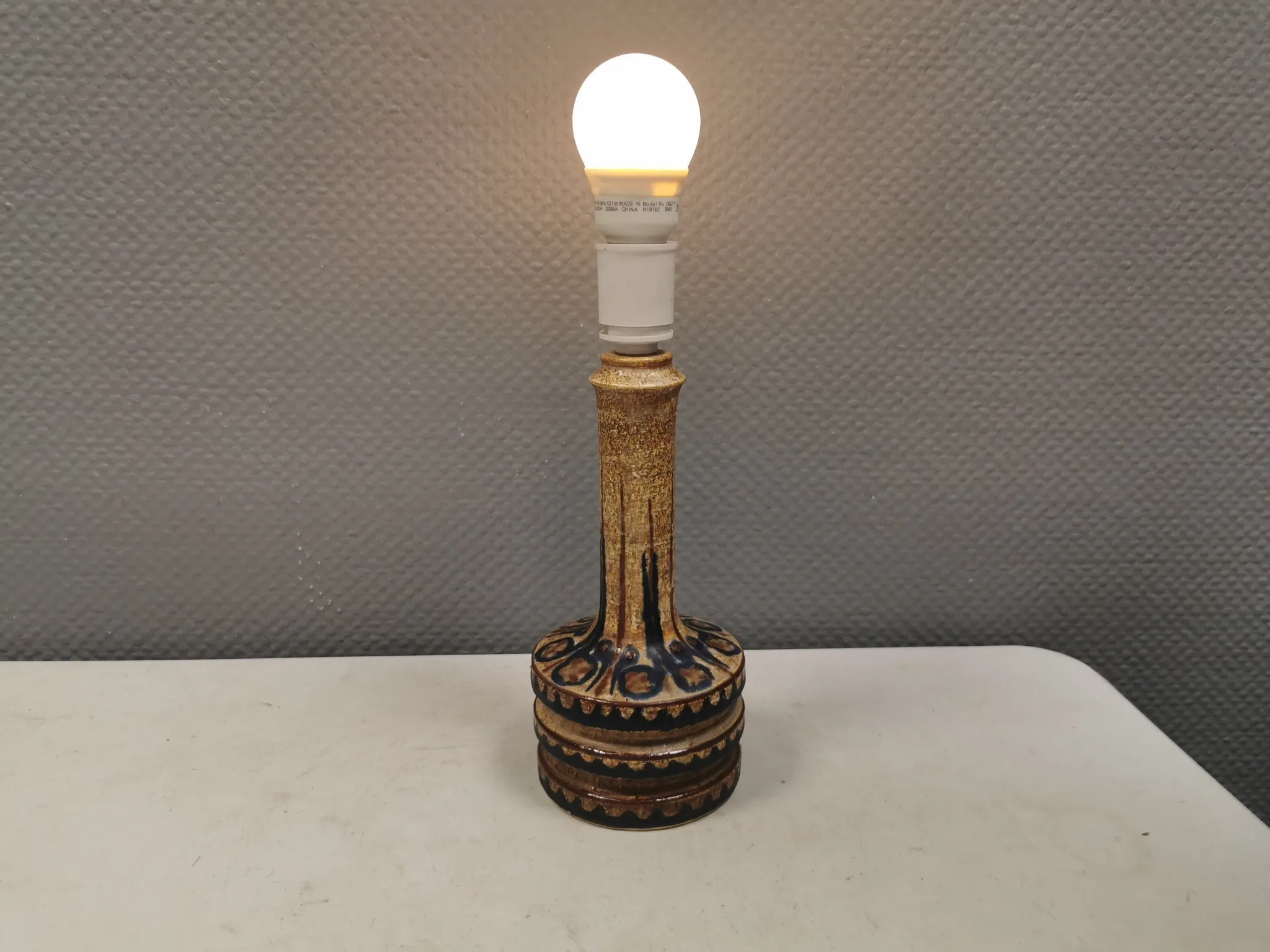 Ceramic table lamp from the 1970s–80s, by Jette Hellerøe for Axella Denmark