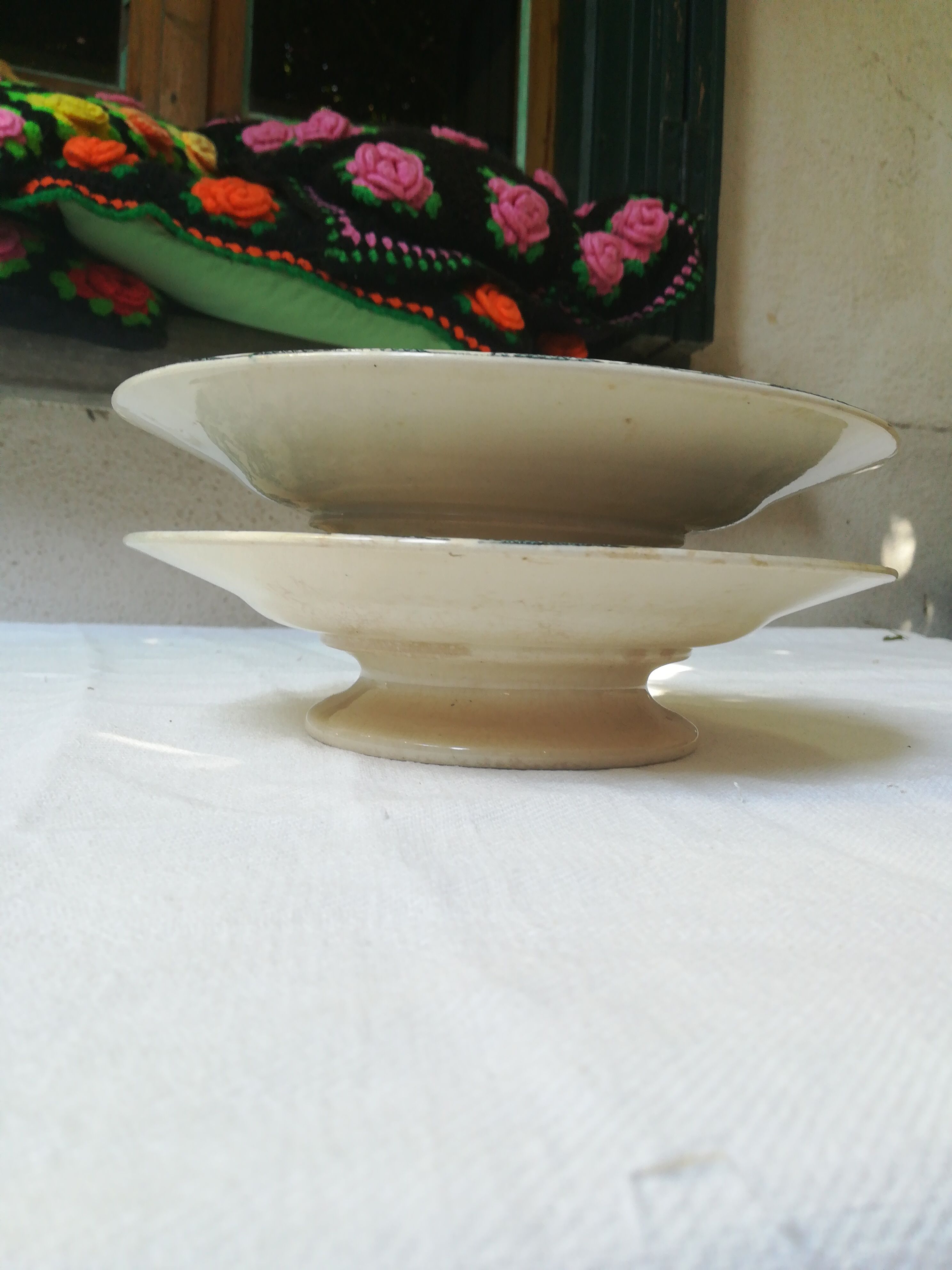 Iron earthenware plates