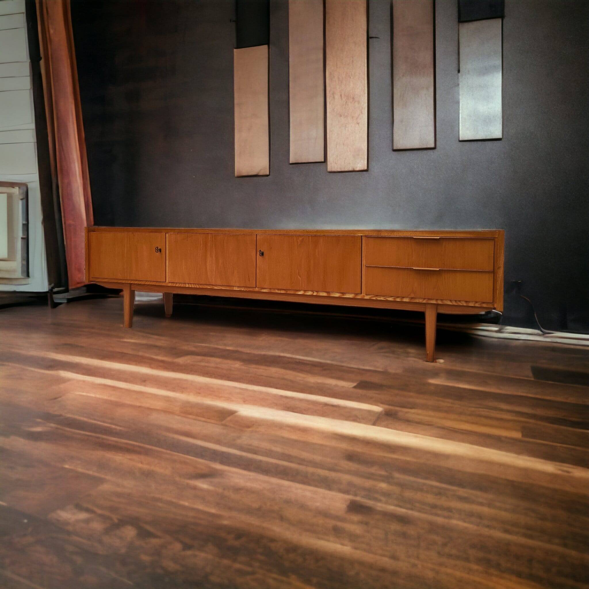 Mid Century lowboard