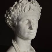 Buste en plâtre de l'empereur Auguste