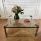 Table basse en verre et laiton Ronald Schmitt, 1970