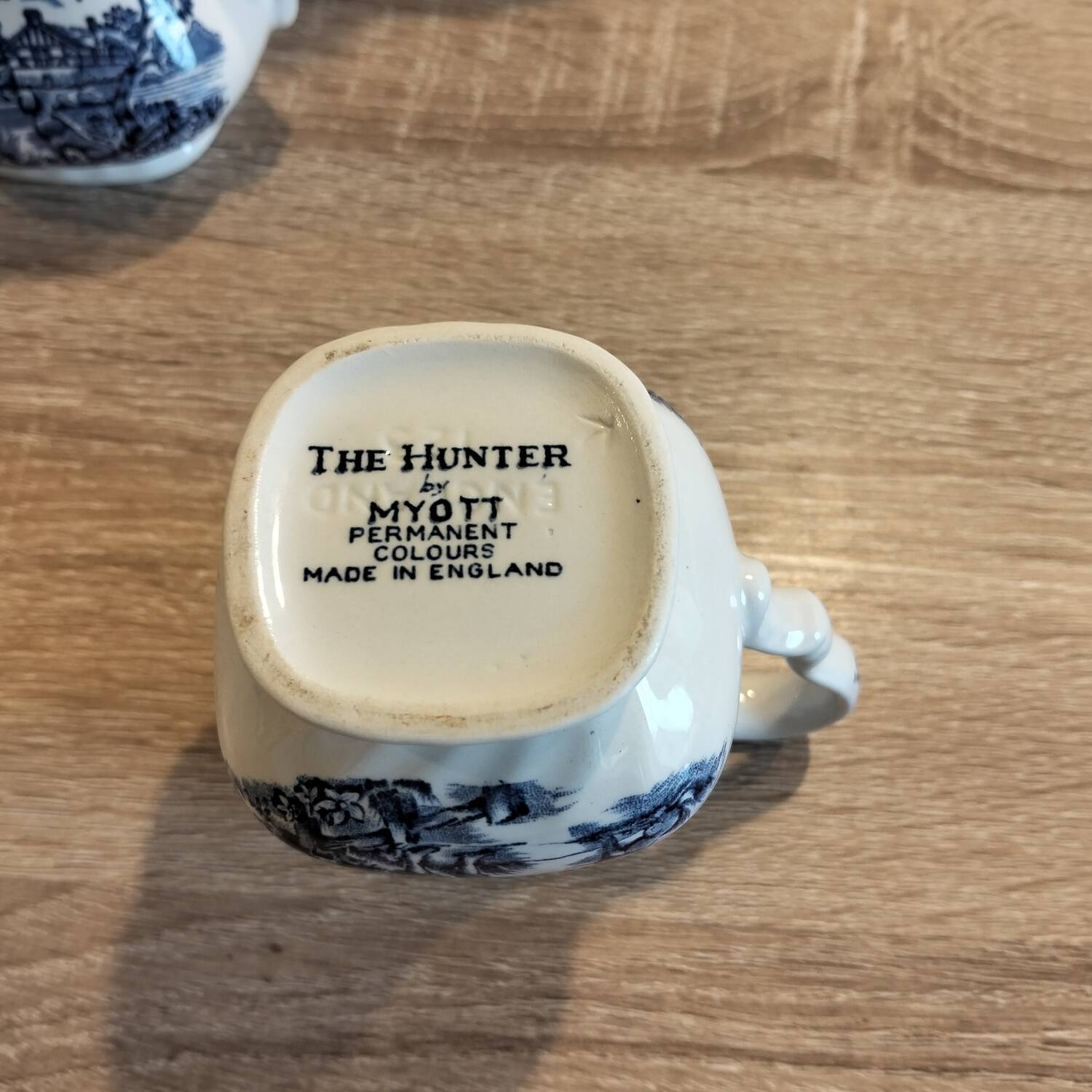 Myott The Hunter Tea and Coffee Set