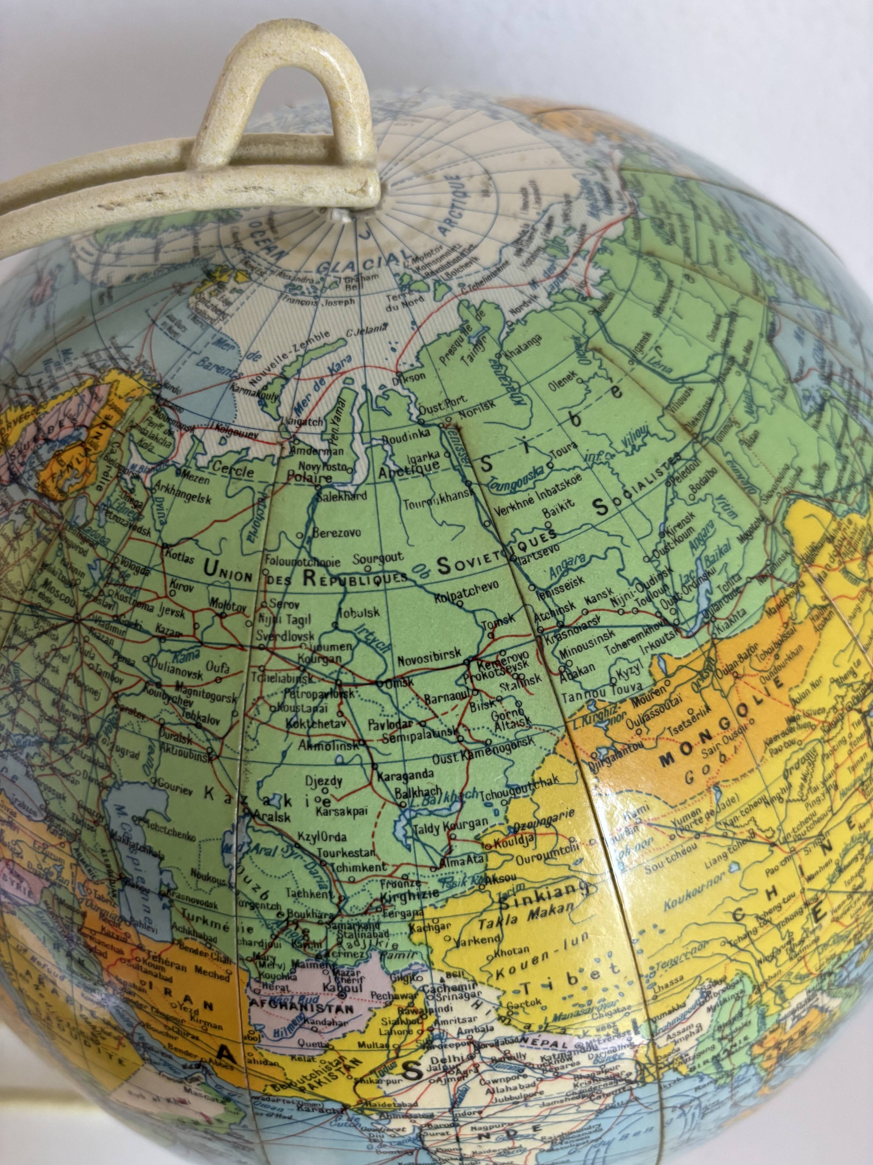 Vintage 1960 terrestrial globe by Girard Barrère in cream - 35 cm