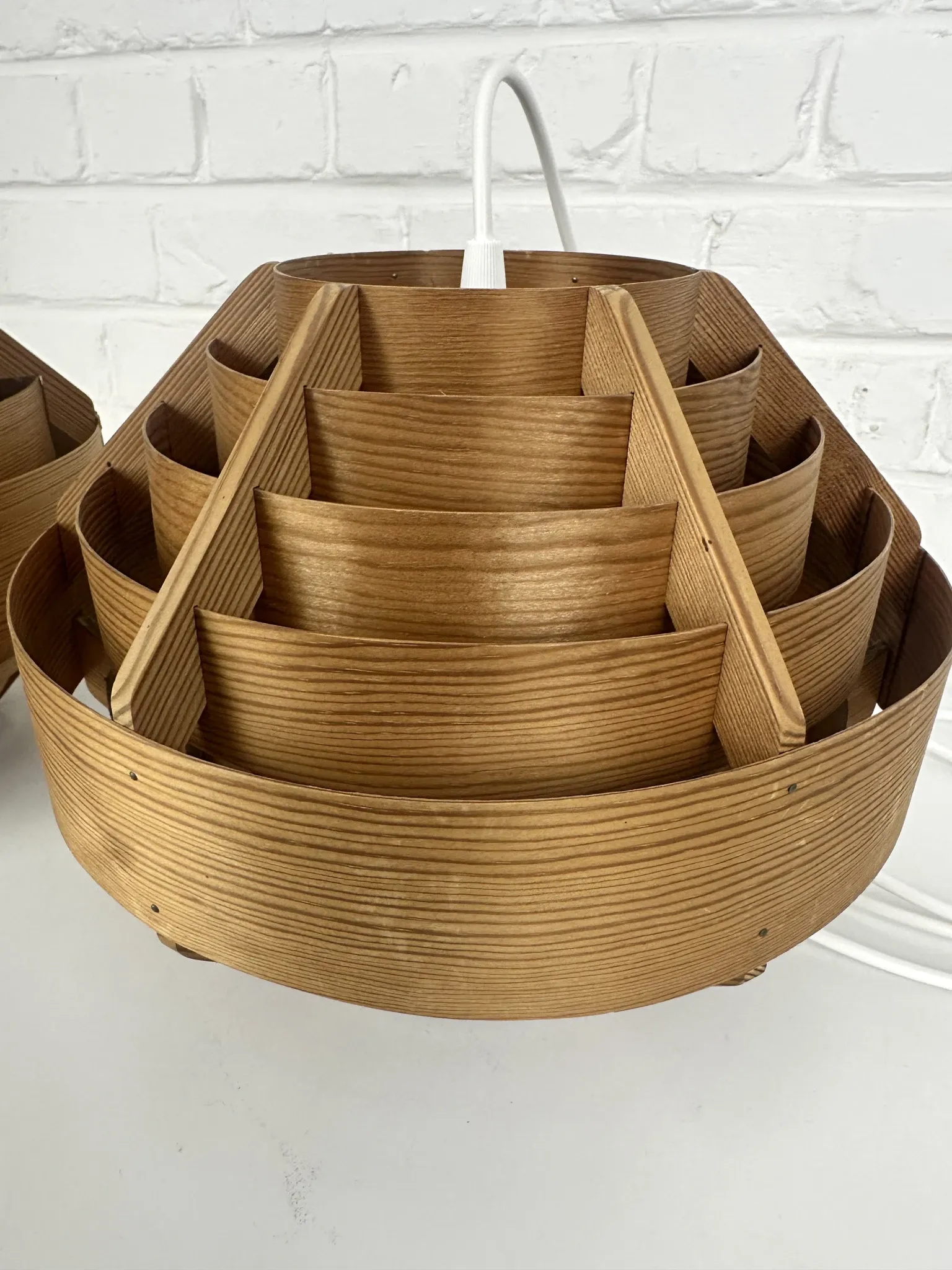 Pair of Hans-Agne Jakobsson pendant lights in pine veneer – AB Ellysett