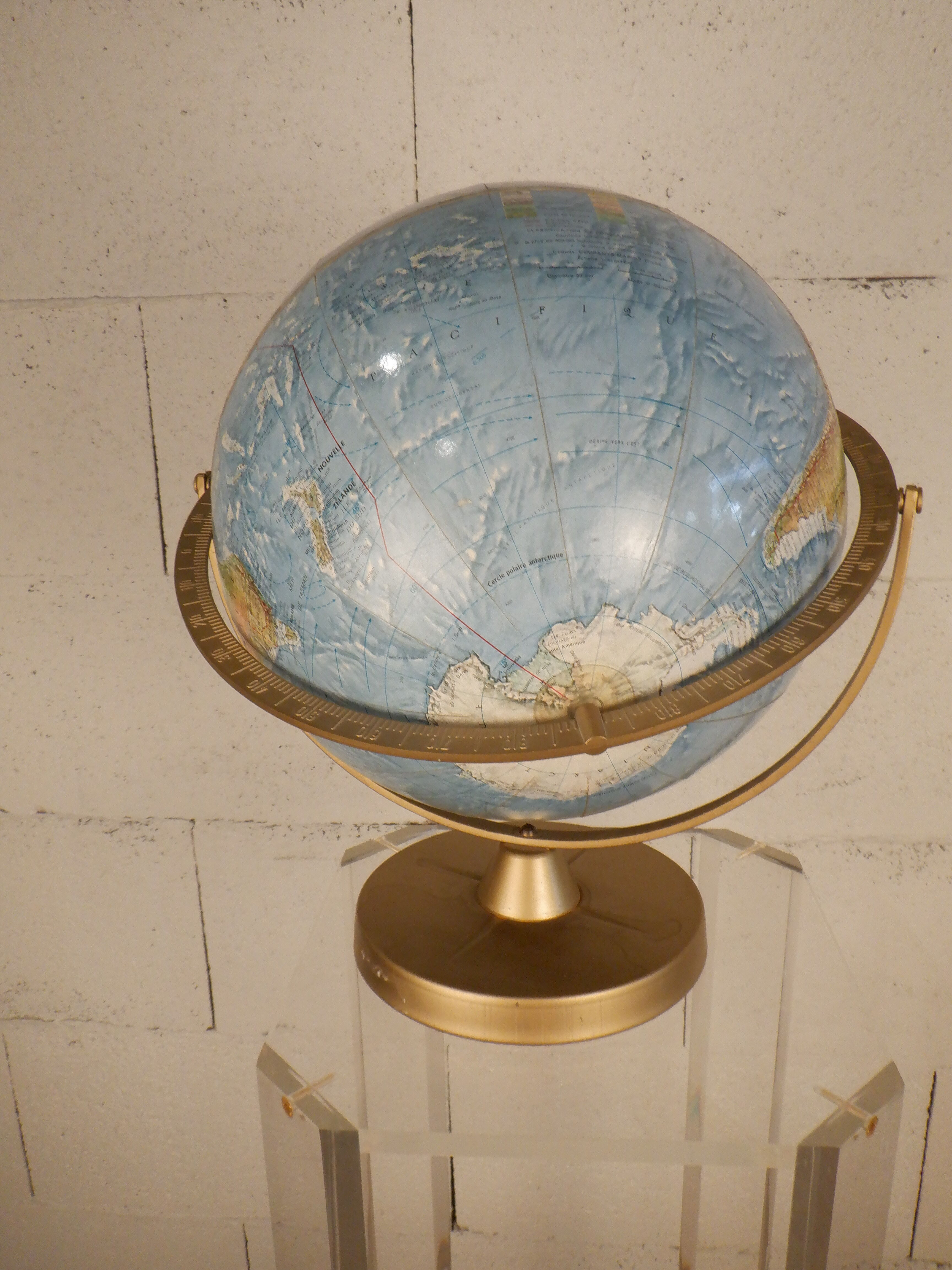 Globe Scan Globe 1970