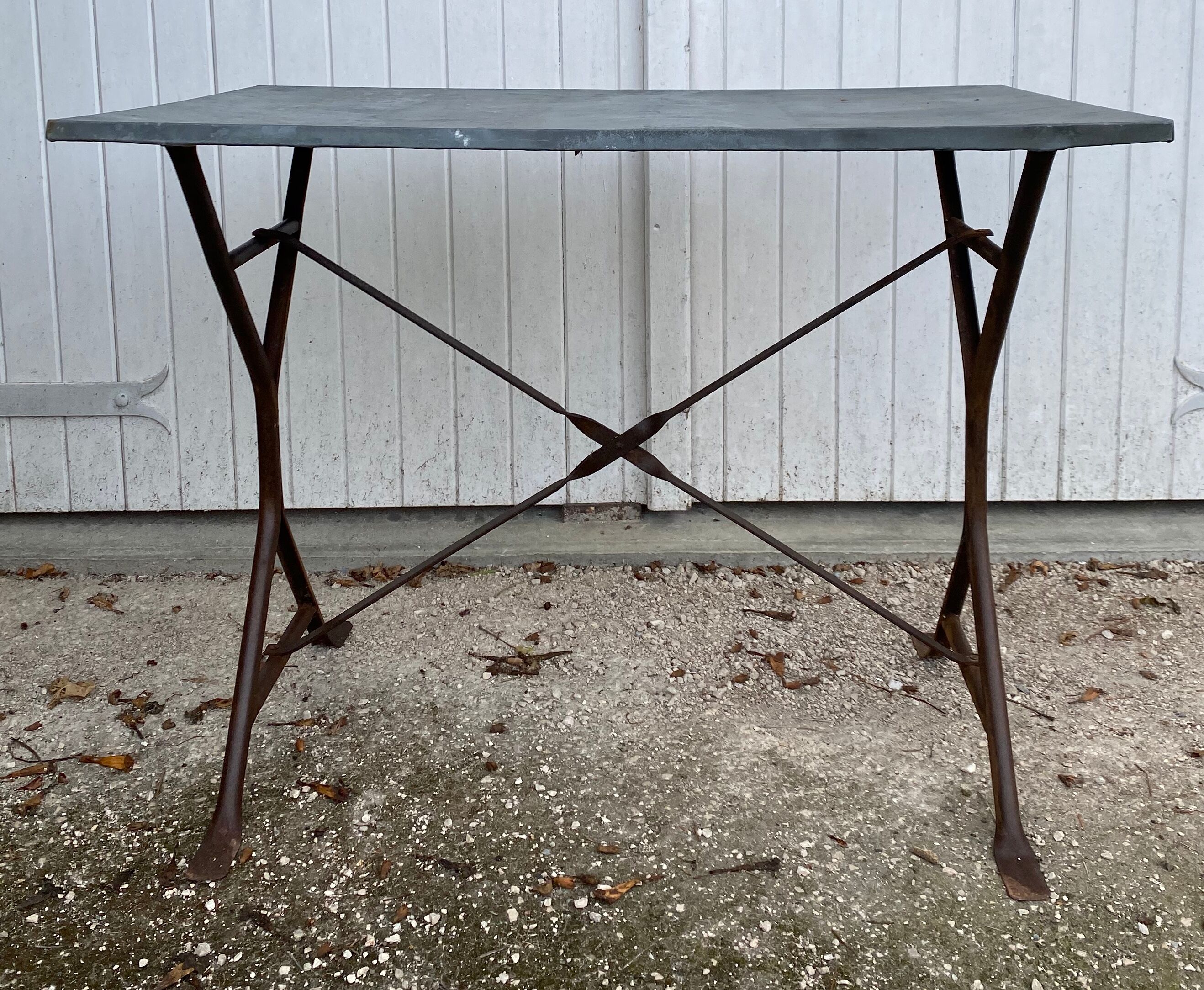 Zinc tray outdoor table