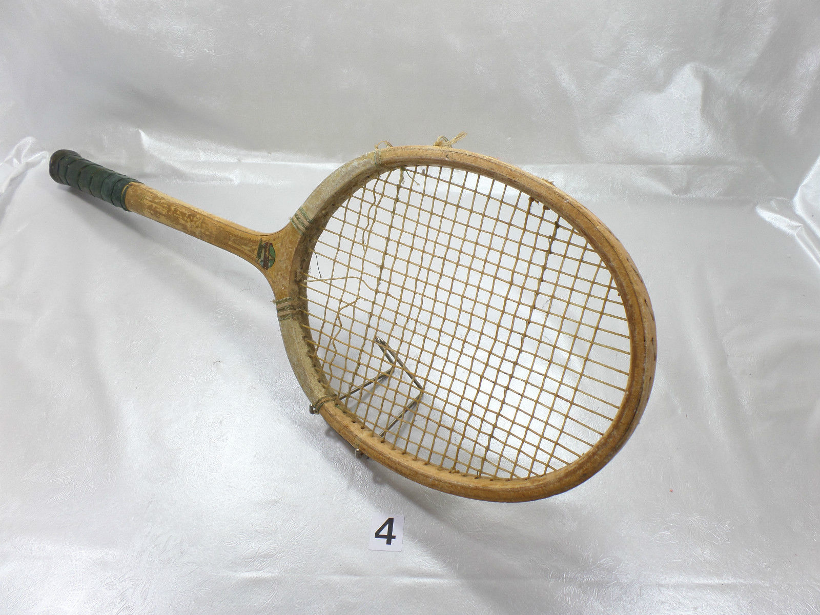 Old tennis racket Transat