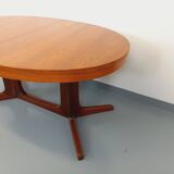 Table à manger ovale extensible en orme par Baumann, années 60-70