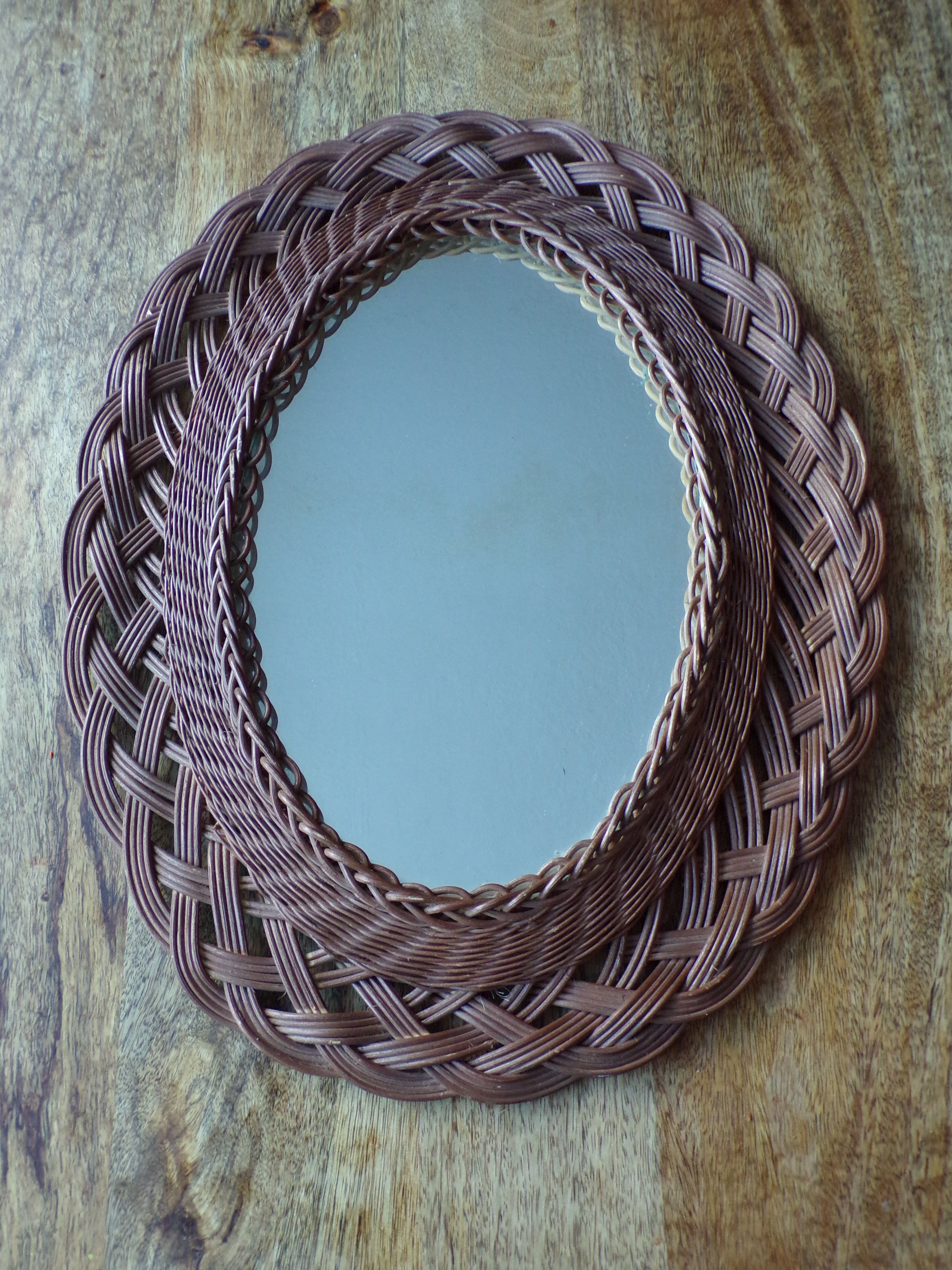 Miroir ovale vintage en osier 42x54cm