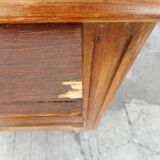 Extra furniture a door topped by a niche