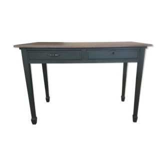 Farm table