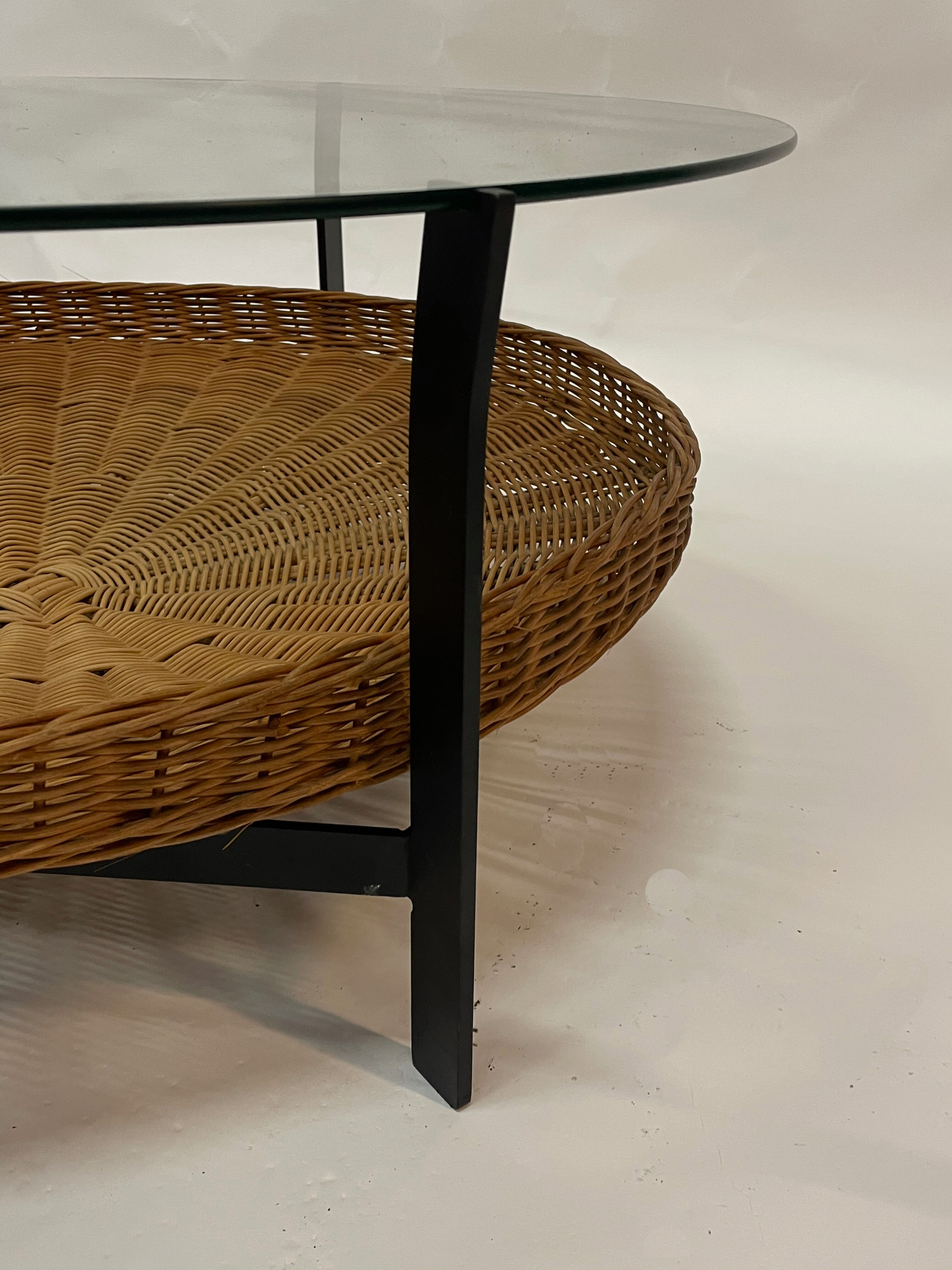 Table basse vintage minimaliste rotin métal verre 1960