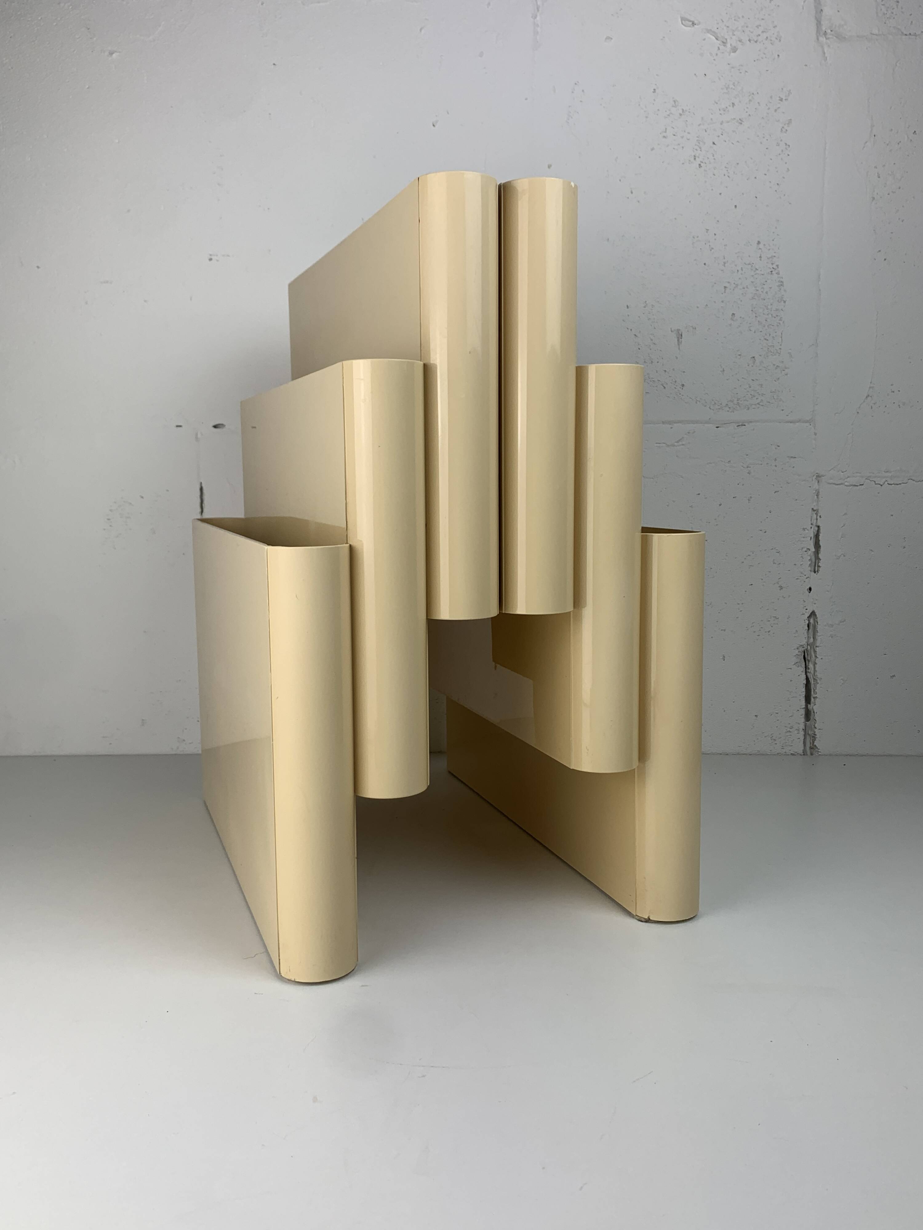 Beige off white Magazine Rack by Giotto Stoppino for Kartell, Italy, 1970s