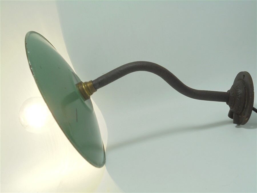 Gooseneck wall lamp