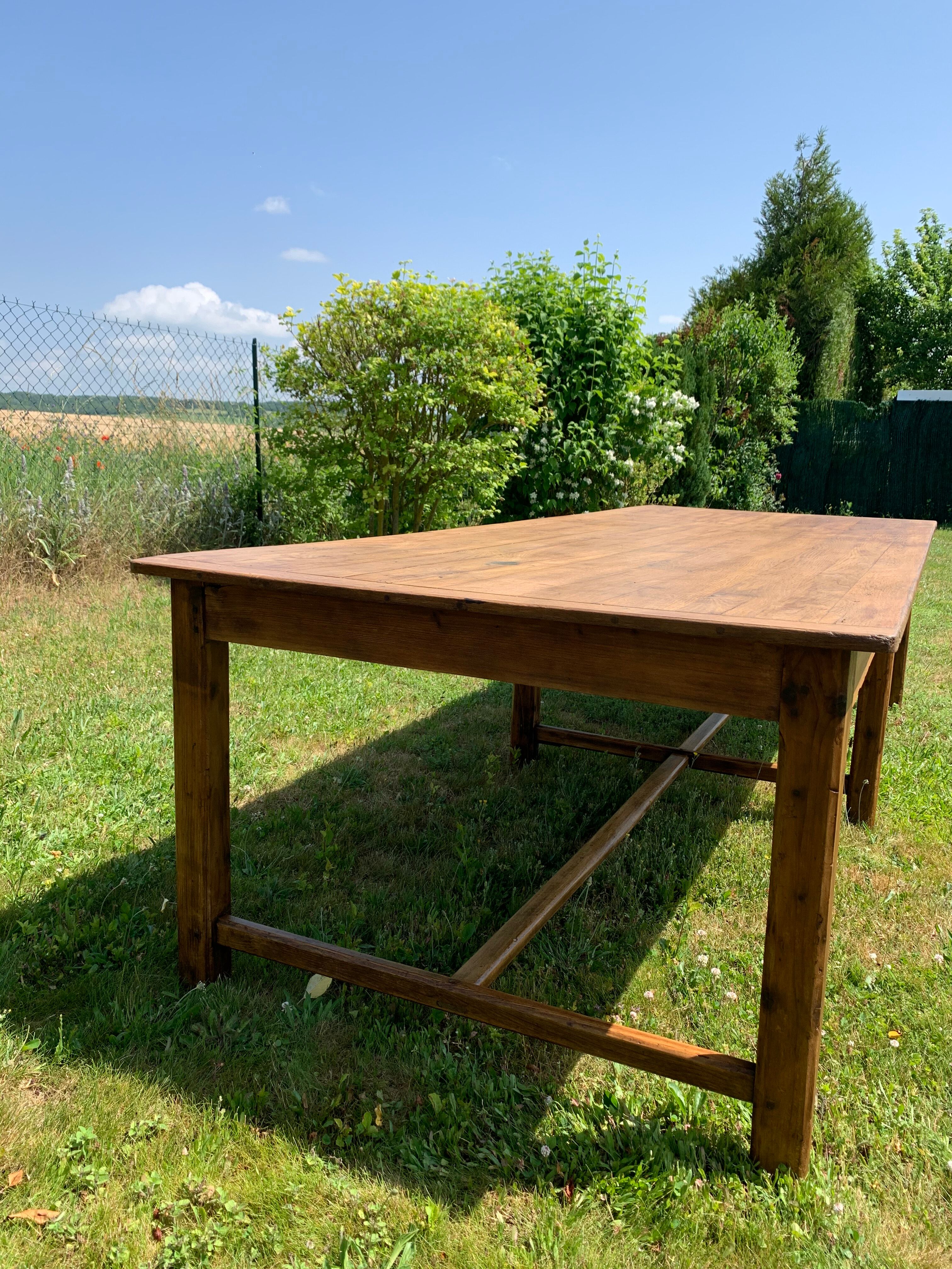 Farm table