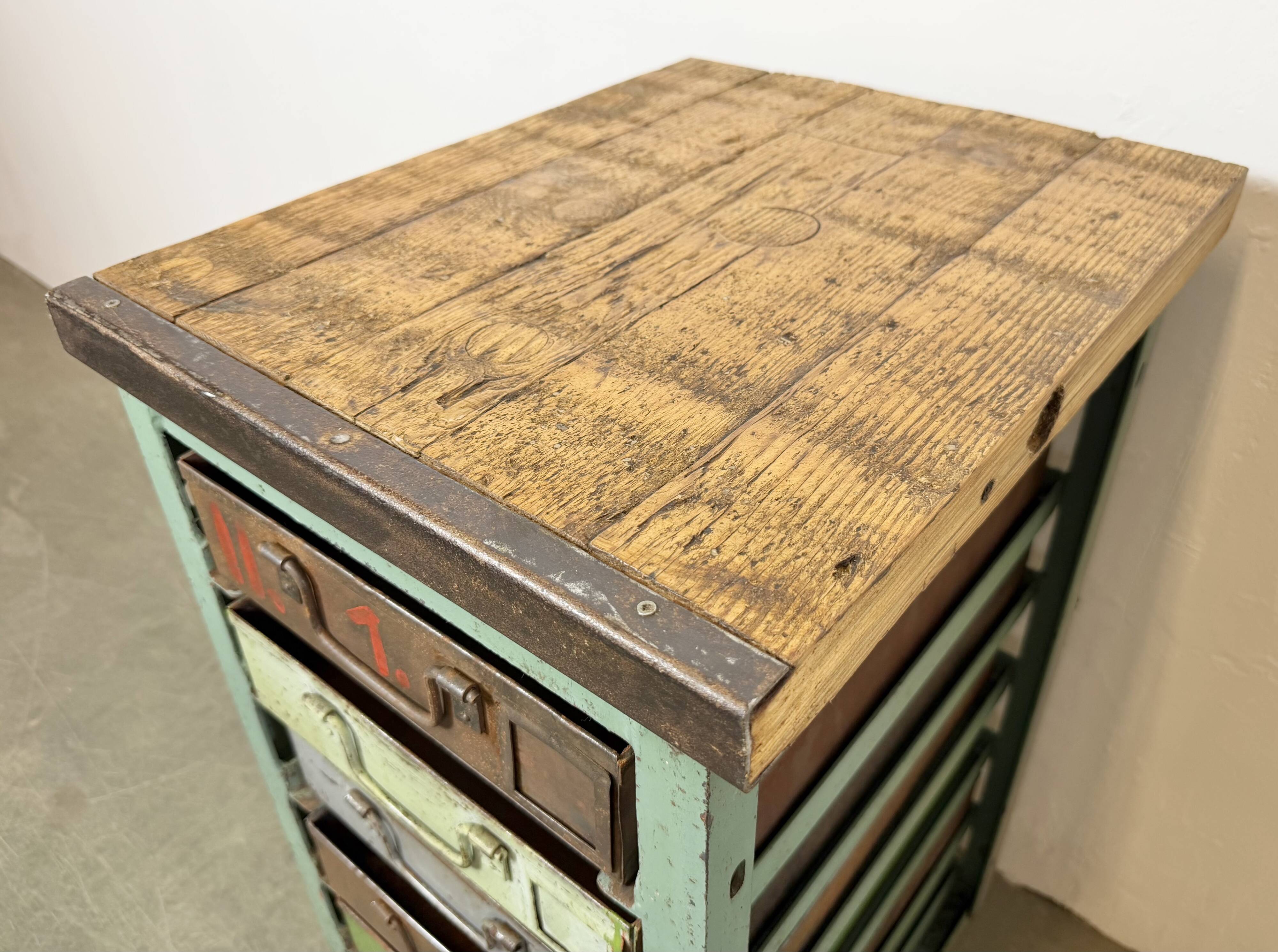 Commode industrielle en fer vert, années 1950